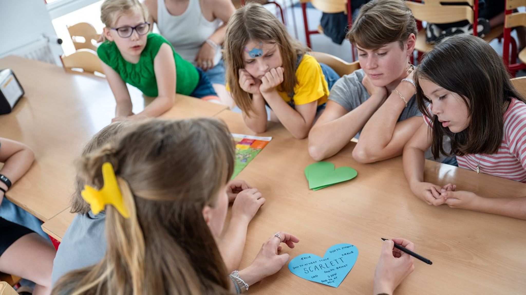 Fællesskaberne er presset nogle steder, og det skal ikke negligeres. Heller ikke, at der er regler og rammer i skoler, som måske skal tages hyppigere i anvendelse, skriver Andreas Rasch-Christensen.