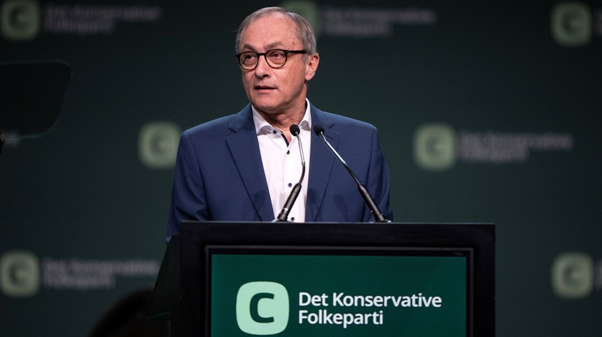 "Jeg har ikke ord for, hvor vred jeg er på den sygdom," skriver Michael Ziegler på Facebook.