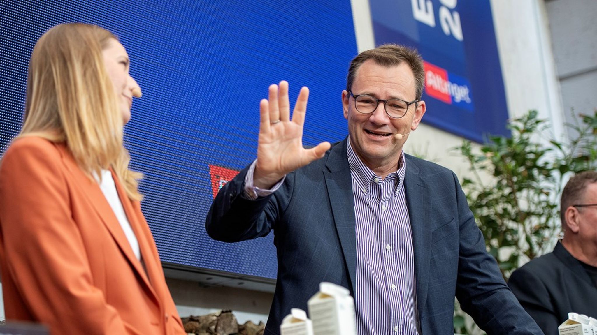 Efter EP-valget i 2024 blev mandaterne fordelt på en måde, der betyder, at den konservative EPP-gruppe har mulighed for at danne flertal både til højre og til venstre, skriver Niels Erik Kaaber Rasmussen og Marianne Skovlund.
