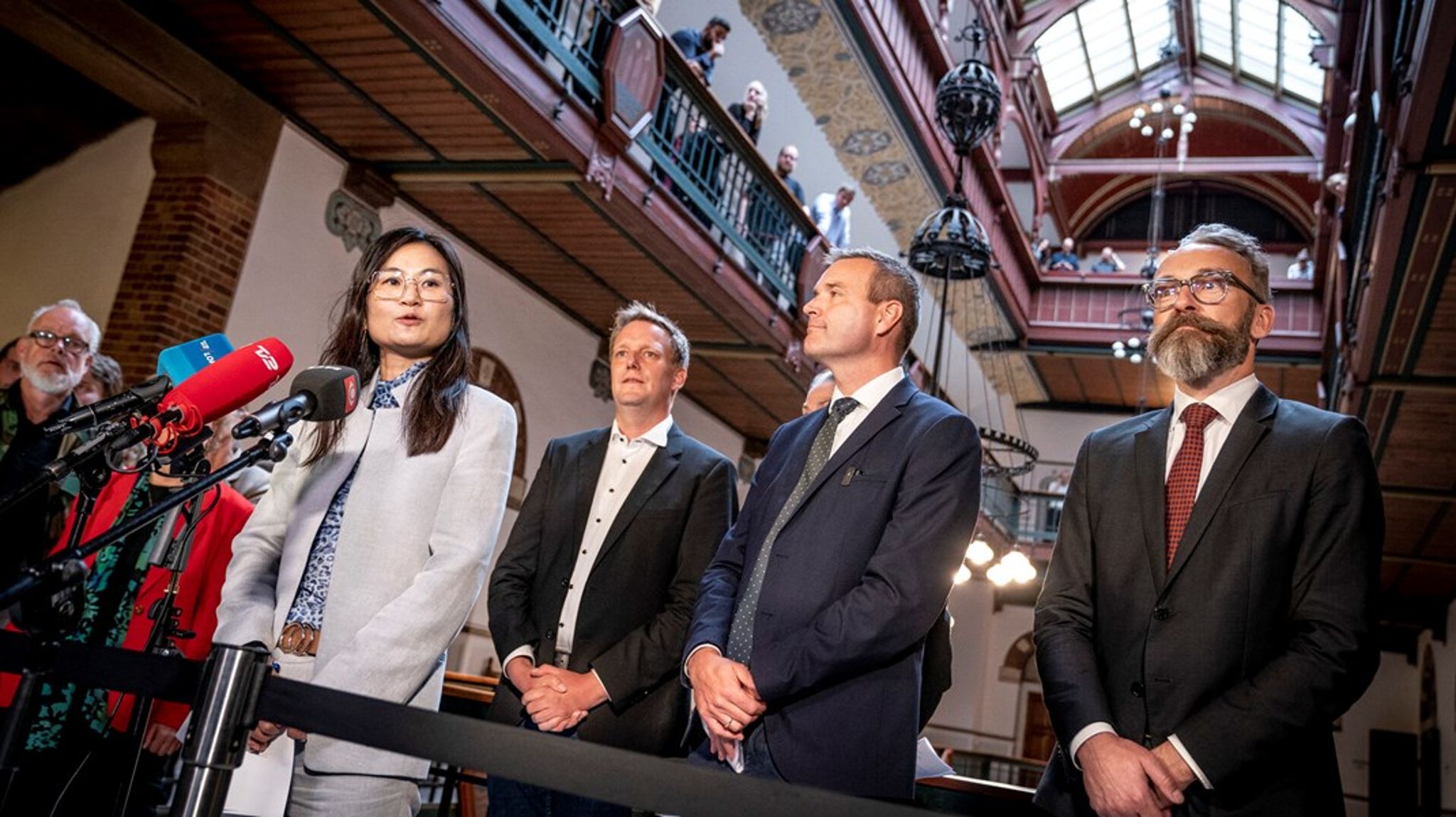 Vidste de 293 vælgere, som stemte på Radikale Venstre i Halsnæs Kommune, at de kunne risikere at levere stemmer til Dansk Folkeparti? Det ved jeg ikke, men nan må håbe, at de tre partier havde meldt dette meget klart ud i valgkampen. Hvem, der er i valgforbund med hvem, står nemlig ikke på stemmesedlen, skriver Ulrik Kjær.