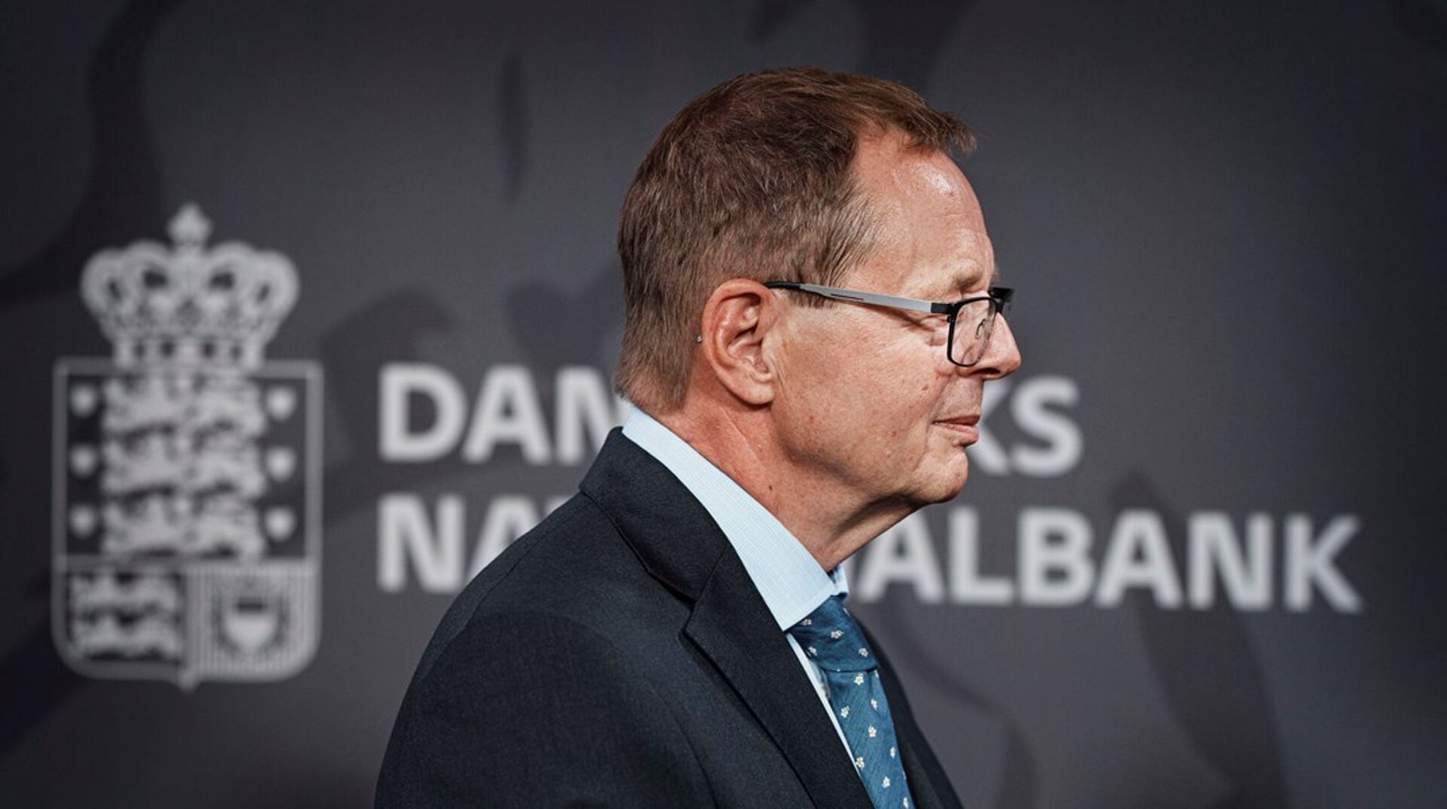 <div>Nationalbankens direktør, Christian Kettel Thomsen, opfordrer nu Danmark til at overveje at indføre euroen, ligesom 20 ud af de 27 EU-lande allerede har gjort.</div>