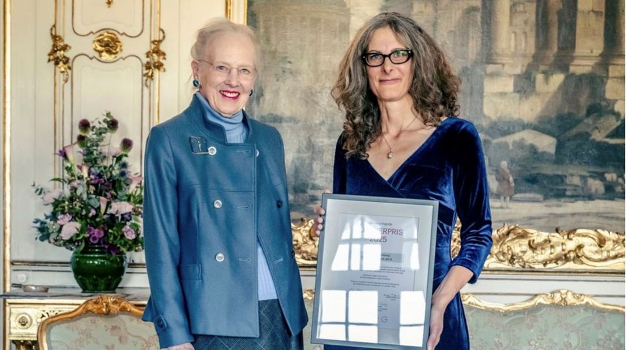 Inger Mechlenburg modtager Gigtforeningens store forskningspris af&nbsp;H.M. Dronning Margrethe.