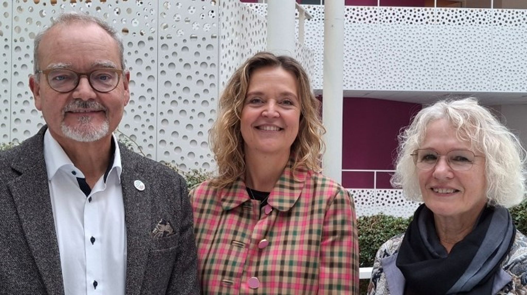 Karina Madsen (midterst) er ny direktør i&nbsp;Parkinsonforeningen.
