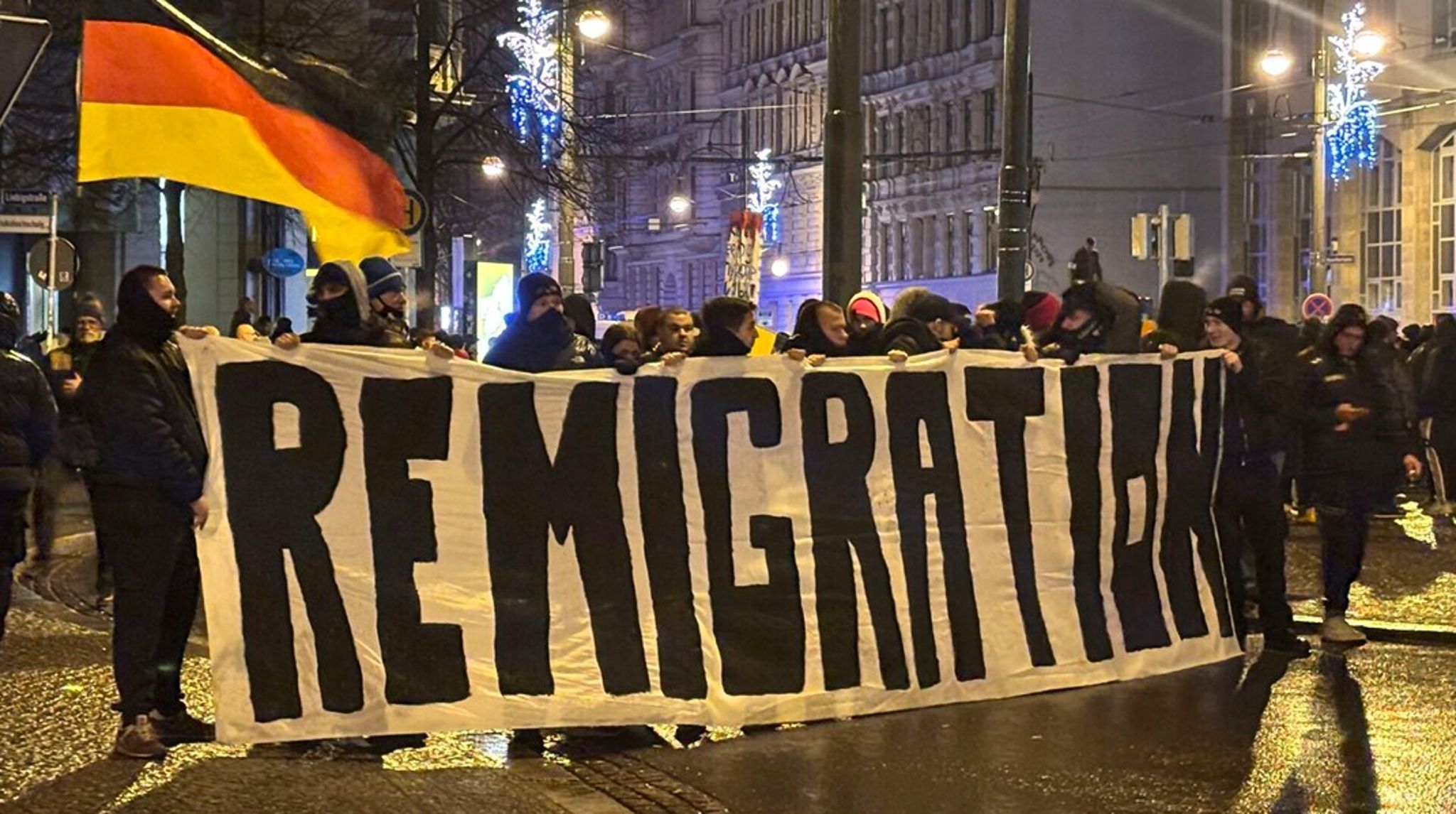 “Remigration” er ikke blot en idé på sociale medier. Det er et begreb, der har inspireret til vold. Når sådanne idéer får plads i den offentlige debat uden konsekvens, bliver ordene til handlinger. Vi har set det før i Europas historie – og vi ved, hvordan det endte,&nbsp;skriver Mira C. Skadegård.<br>
