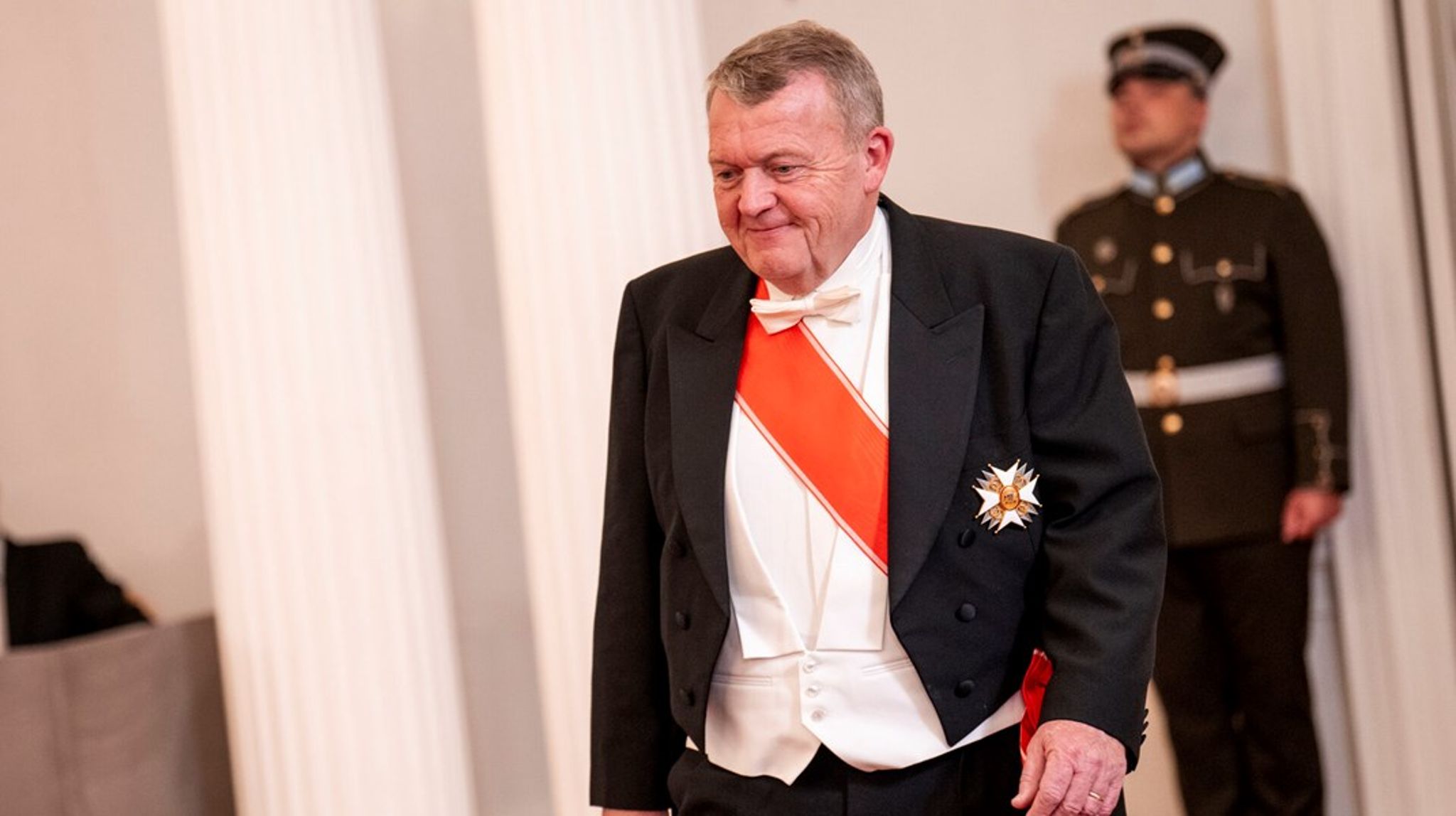 <span>Kong Frederik og dronning Mary blev under statsbesøget i Letland ledsaget af blandt andre Troels Lund Poulsen og Lars Løkke Rasmussen.<br></span>