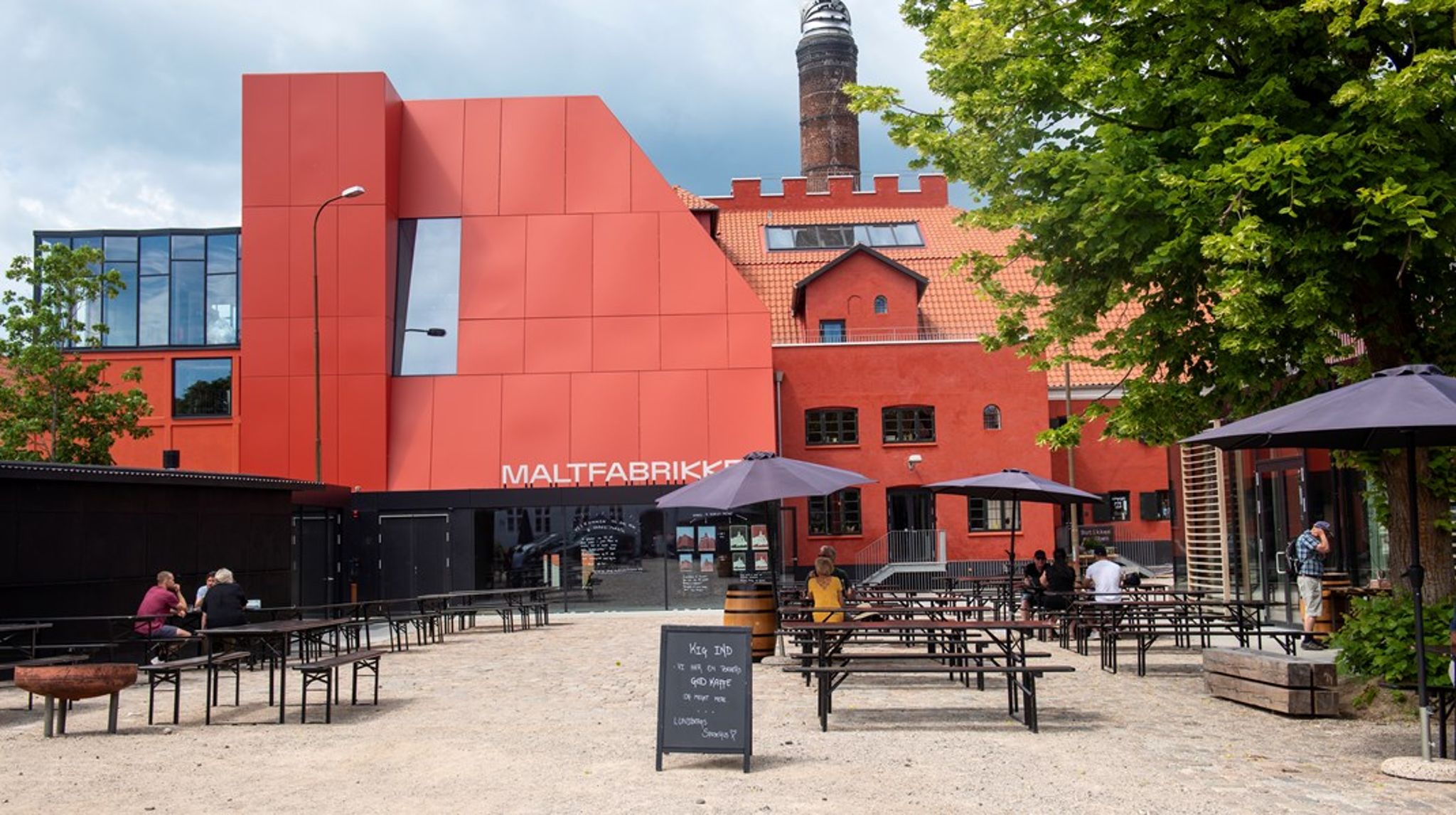 Når kulturelle projekter og institutioner er skabt ud af reel lokal forankring, og når de lykkes med at være samlingspunkt for mennesker, kan en by og en kommune blomstre, fastholde borgere og sågar tiltrække nye gode kræfter, skriver Lene Struck-Madsen.