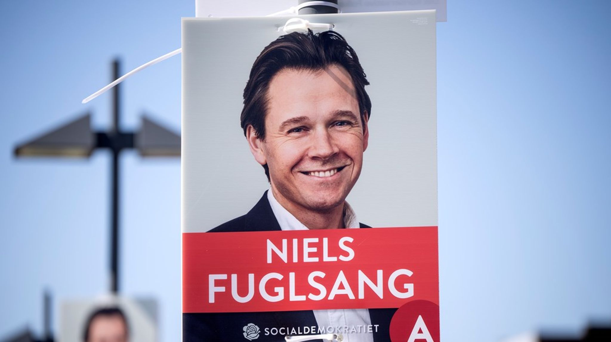 Niels Fuglsang (S) er på barsel indtil februar 2026.