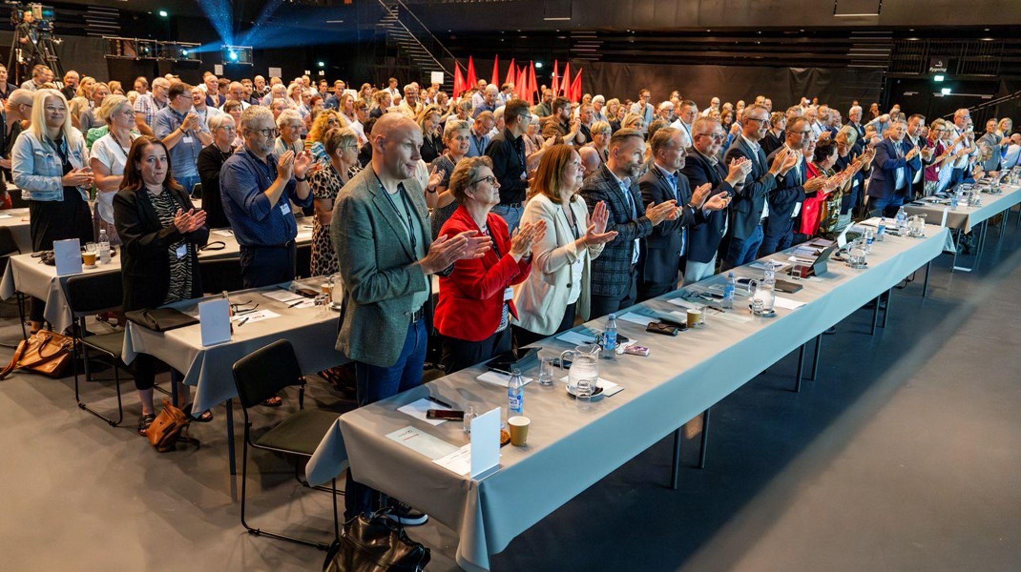 Der har været tæt på åben krig mellem forbundene i FH om, hvorvidt Christiansborg skal blandes ind i retten til at være hjemme, når ens barn er sygt. Her ses billede fra FH-kongressen i 2023. 
