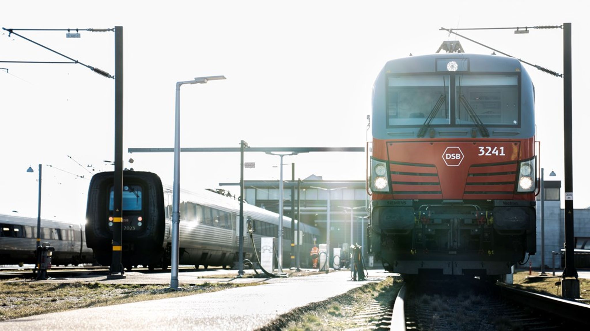 Stort set hver gang du stiger på et tog i Danmark, er det på papiret en underskudsforretning for det offentlige. Men det regnstykke er slet ikke så simpelt, og på sigt kan en afvikling af jernbanen vise sig at gøre mere skade end gavn. Sådan lyder den generelle pointe på tværs af indlæg i debatten om jernbanerne.