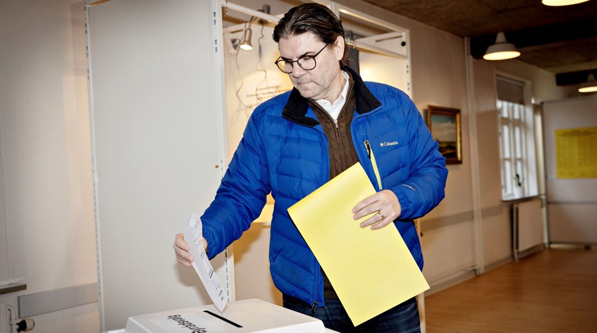 Mads Fuglede kom i 2022 ind i Folketinget som medlem af Venstre - senere skiftede han dog til Danmarksdemokraterne.
