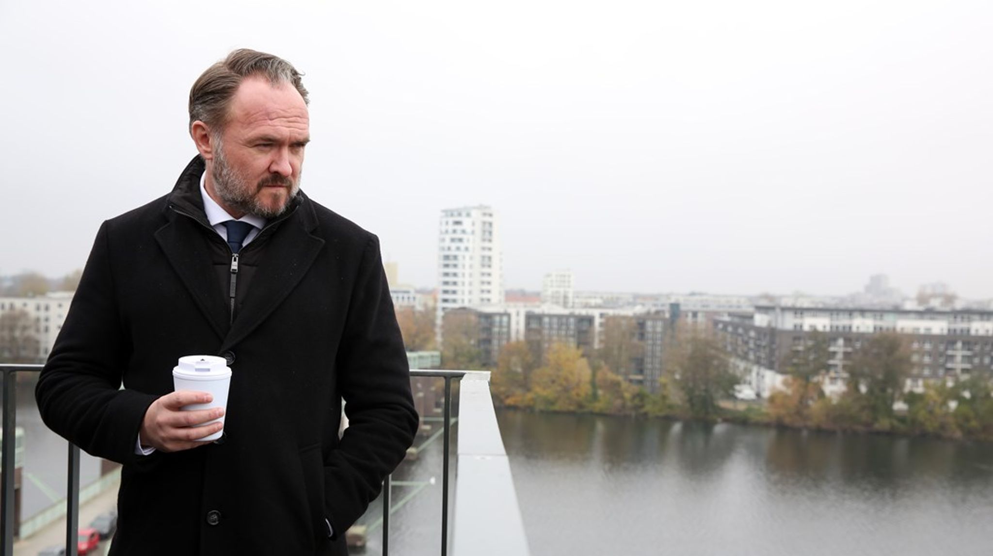 Dan Jørgensen er EU's første boligkommissær nogensinde. Snart fremlægger han et stort boligudspil.