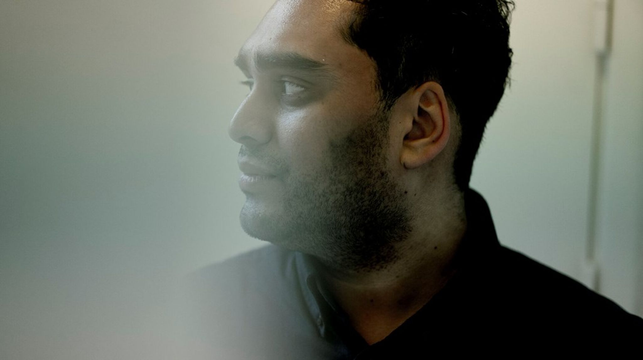 Sikandar Siddique er ikke bare en politiker. Han er et politisk fænomen. En mand, der igen og igen formår at trylle stemmer frem på projekter, der burde falde sammen ved første vindstød, skriver Ali Aminali.
