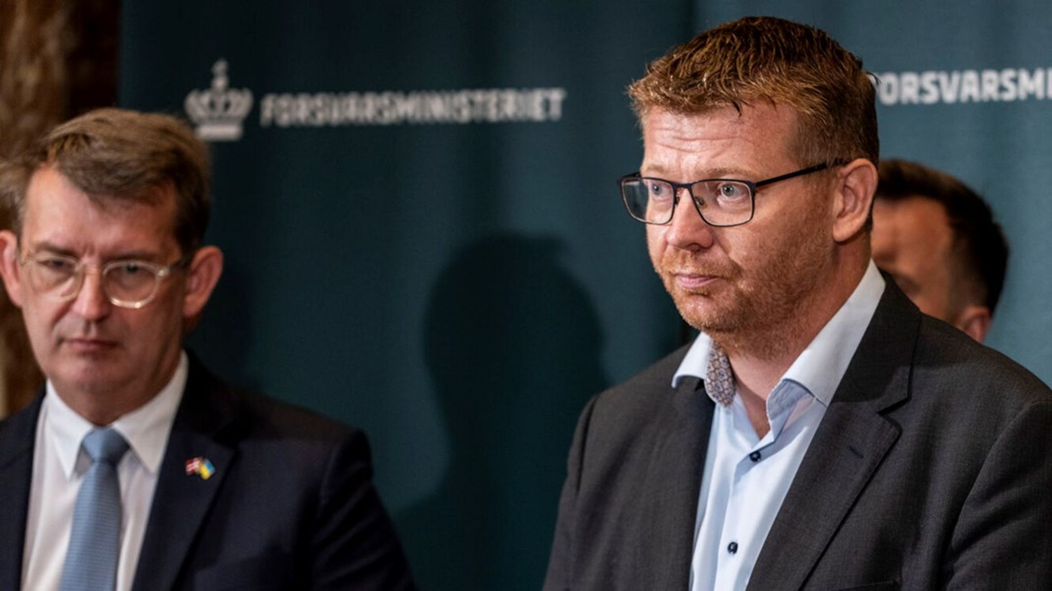 “Vi er afhængige af vores egen hukommelse. Det er sådan en lidt anderledes måde at gøre tingene på,” påpeger Konservatives forsvarsordfører Joachim Hoffmann-Petersen (t.h.)