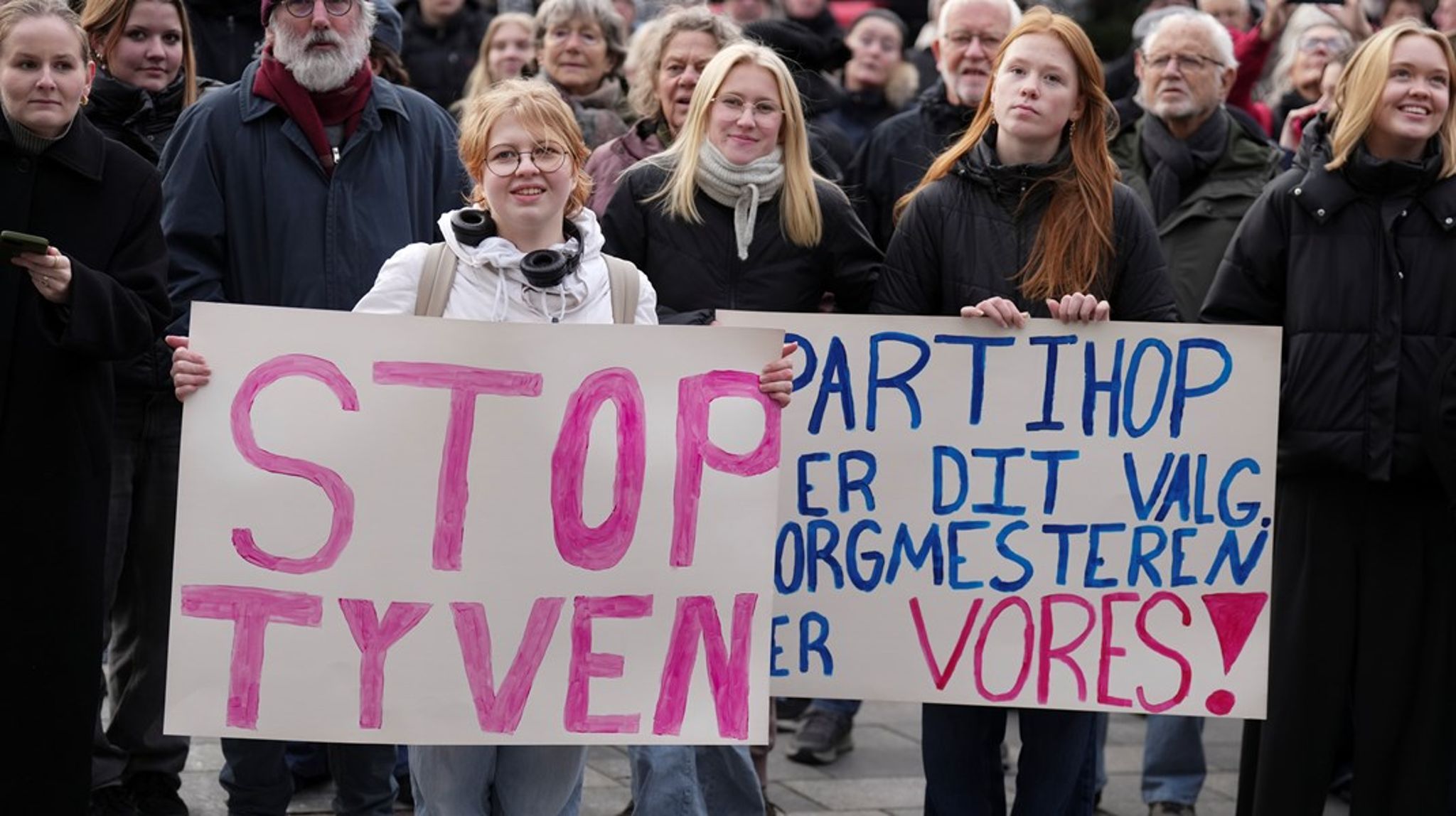 Er det egentlig ok at skifte parti, hvis det kan øge chancerne for en borgmesterpost? Hvis man lytter til de vælgere, der har demonstreret i Middelfart efter kommunalvalget, er svaret klart nej.