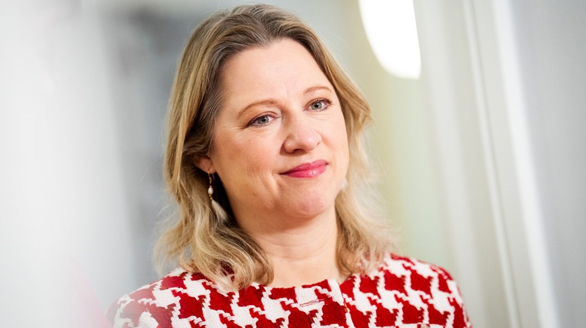 Flankeret af Indenrigs- og sundhedsminister Sophie Løhde (V) og Danske regioners formand Anders Kühnau (S) kunne social- og boligminister Sophie Hæstorp Andersen præsentere en ny psykiatriaftale