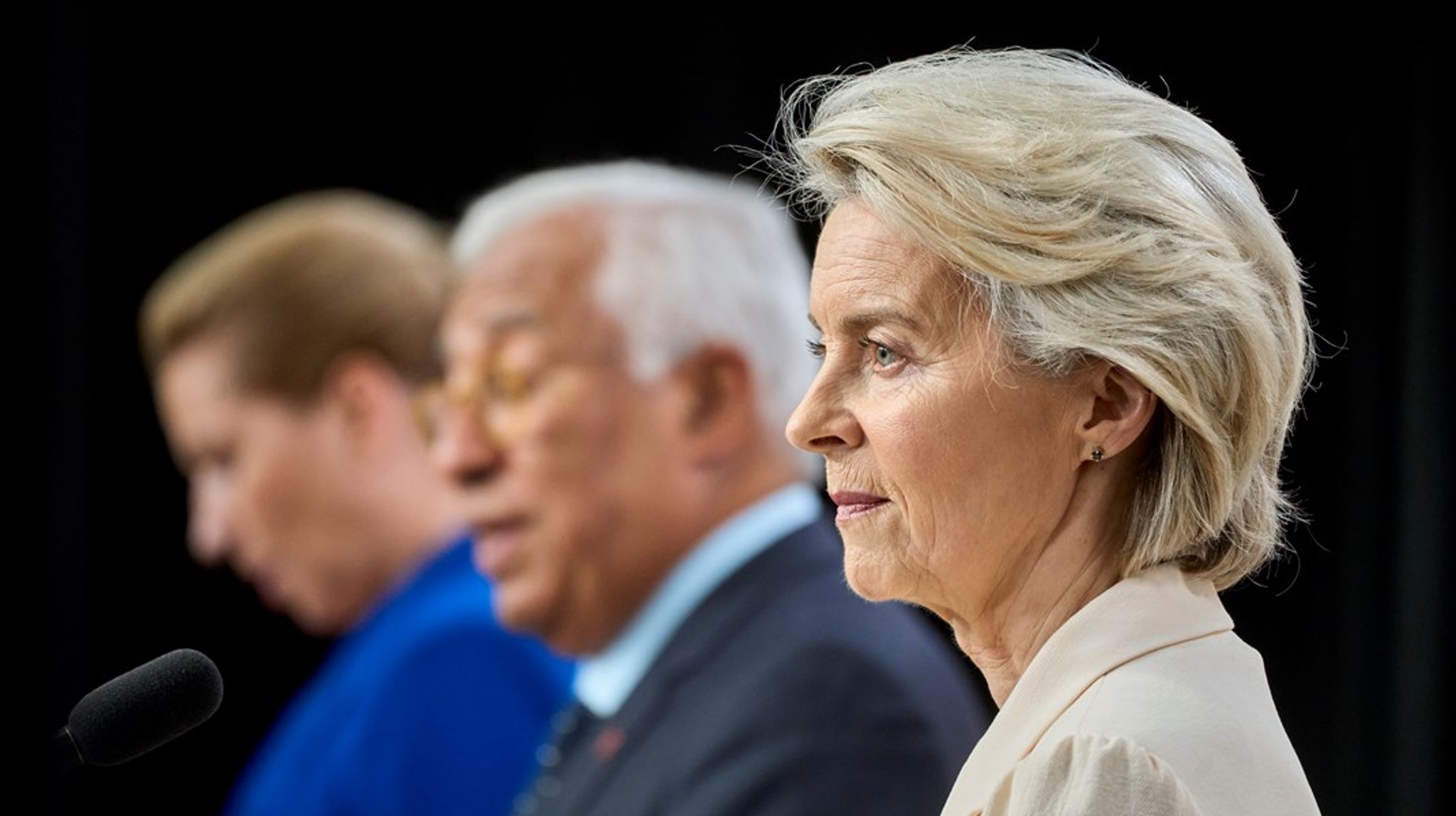 Det er ikke nok, at vi flager blåt under et EU-formandskab, imens vi vender EU ryggen i vores nationale repræsentation, når vi ikke selv står i centrum, skriver&nbsp;Asmus Vilster og Peter Bitsch Hjortshøj.
