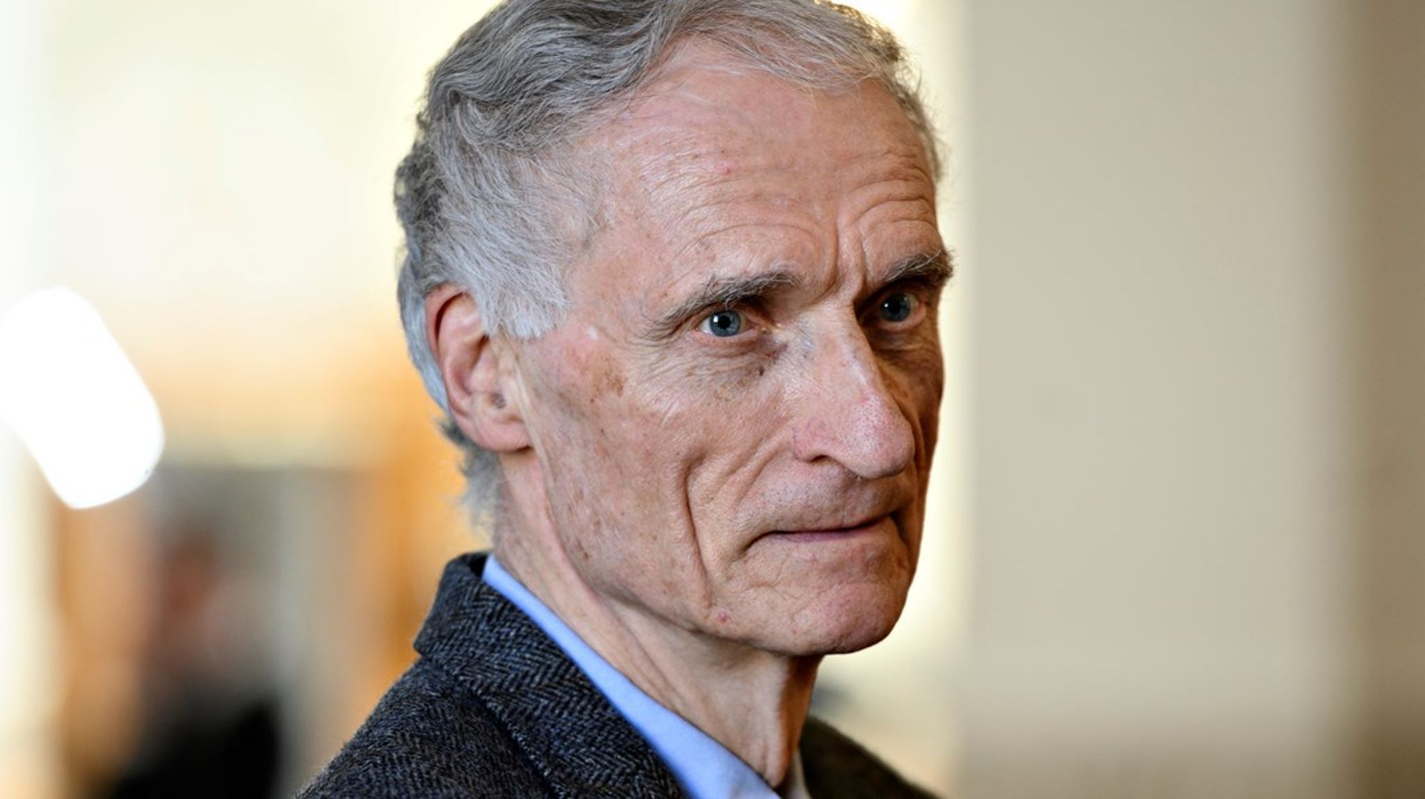 Det taktiske spil er som regel inderligt ligegyldigt, men det er det, de tidligere spindoktorer underholder os om i Besserwisserne, Tirsdagsanalysen og så videre. Tænk, om de kloge mennesker i stedet bidrog til folkeoplysningen, skriver Bertel Haarder.