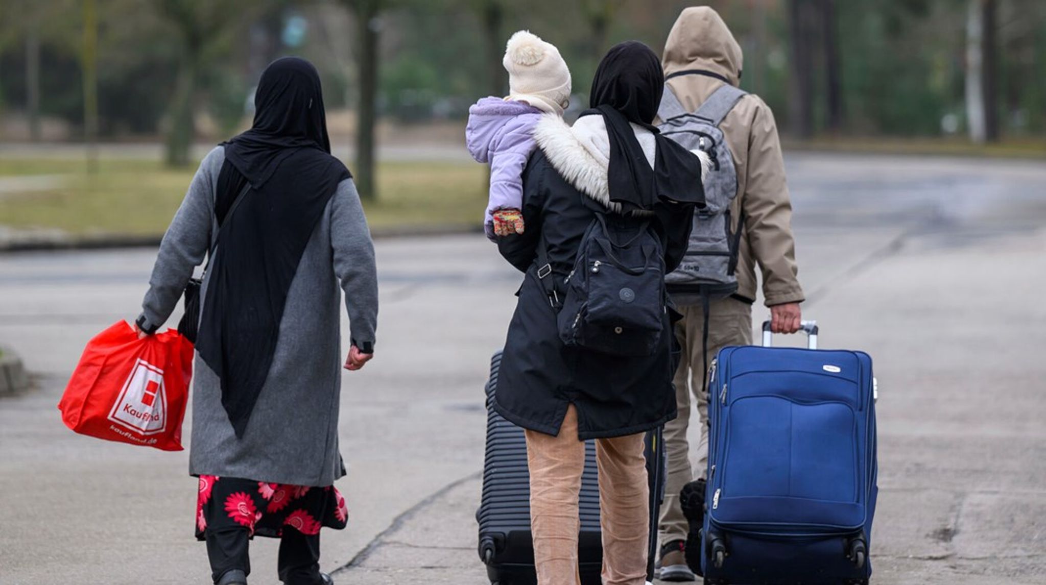 Europæerne leder efter nye måder at håndtere migrationssager på, som for eksempel disse asylansøgere i Tyskland.