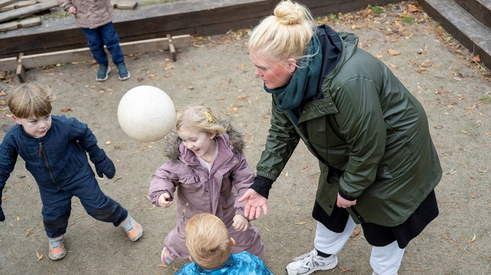 I Køge Kommune har man indført betalt forberedelsestid, så pædagogerne har bedre mulighed for at planlægge aktiviteter med børnene. 
