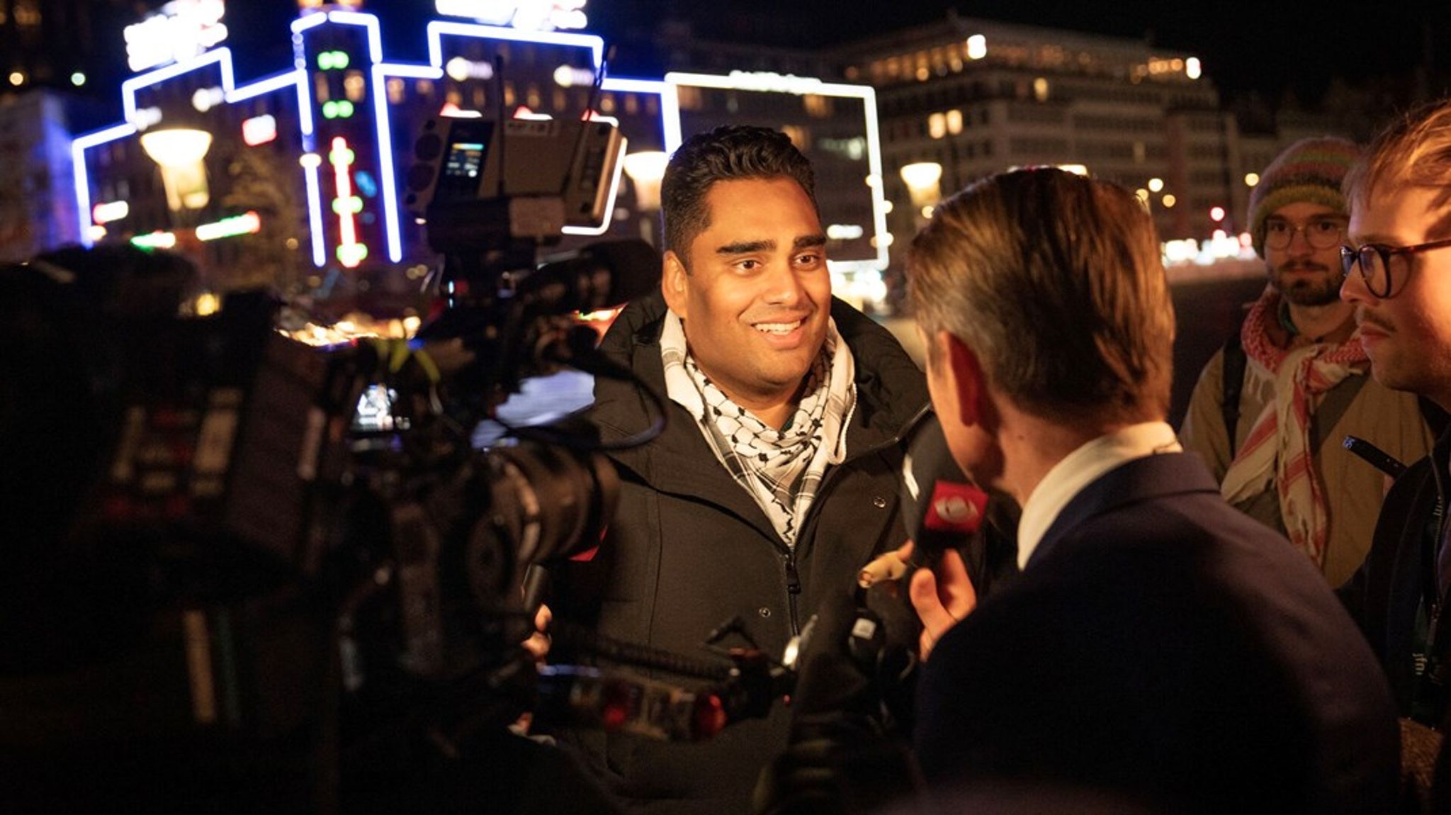 Sikandar Siddique blev med over 3.000 stemmer en af kommunalvalgets allerstørste stemmeslugere i København. Efterfølgende er der dog sået tvivl om, hvorvidt hans valg til Borgerrepræsentationen er gyldigt.&nbsp;