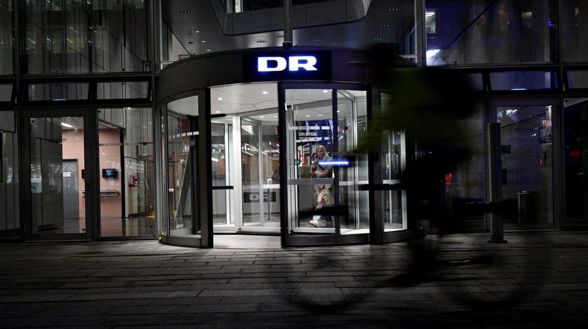 Det er en ambitiøs strategi, der sætter fokus på, at vi skal blive ved med at have public service af højeste kvalitet og med den største troværdighed. Vi noterer os med glæde, at DR selv pointerer, at opgaven ikke skal løses alene, skriver Anna Porse Nielsen.