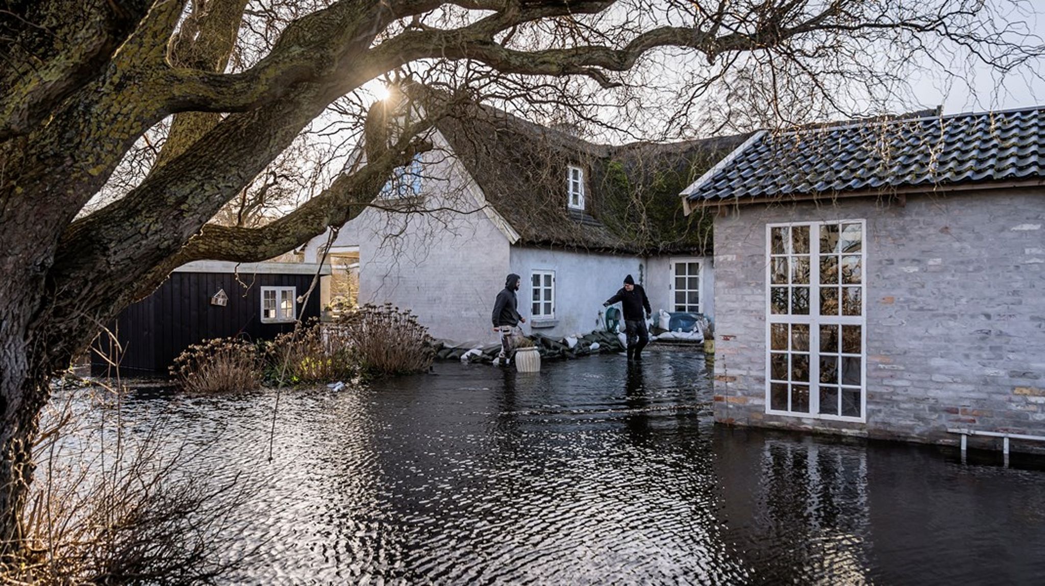 Opgørelser fra CONCITO viser, at en tredjedel af Danmarks areal er i risiko for oversvømmelser. I dag&nbsp;er det dog svært for borgere at finde viden om oversvømmelsesrisikoen på deres grund, skriver Charlotte Jepsen og Jarl Krausing.