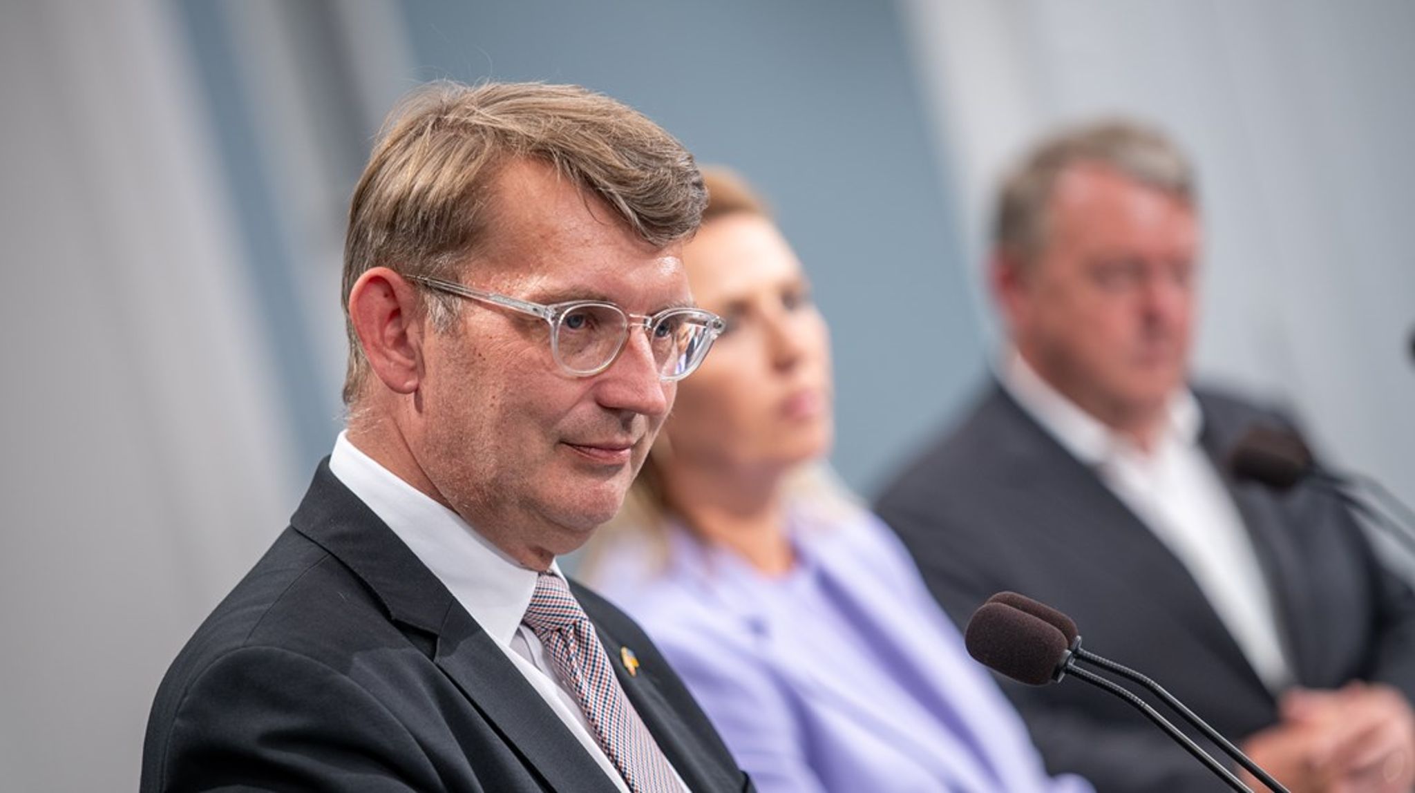 Mange vigtige spørgsmål i forsvarspolitikken udestår endnu, skriver Hans Peter Michaelsen.
