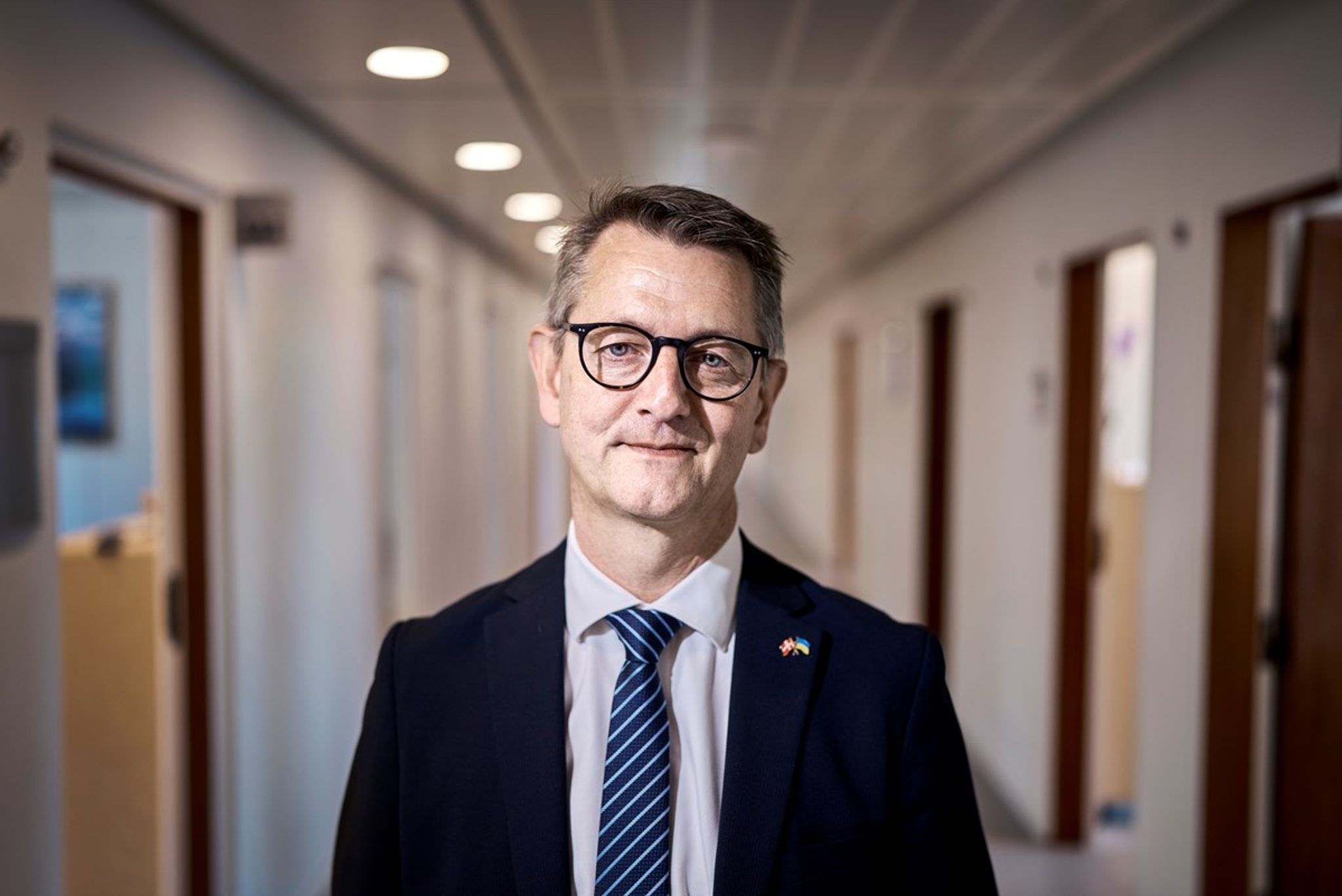 "Nogen civilsamfundsorganisationer kommer med en en stærk muskel, som som allerede er i gang, men som kan foldes endnu mere ud i en krisesituation. Andre er optaget af, at de bliver indtænkt, måske ikke i form af frivillige kræfter, men i form af af viden og erfaringer," siger minister for samfundssikkerhed og beredskab, Torsten Schack Pedersen (V).
