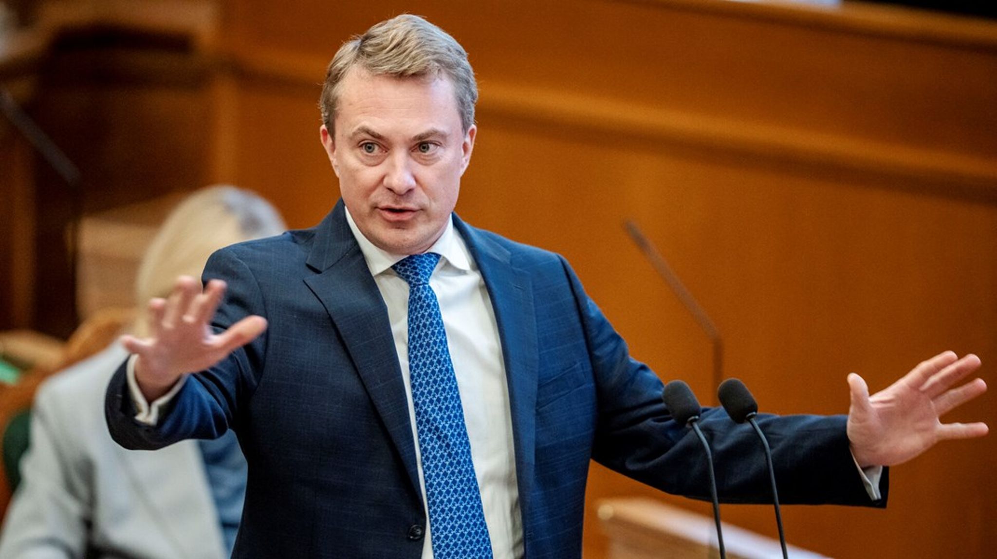 DF's kurskorrektion var helt sikkert det taktisk rigtige at gøre inden et valg. Men der er ikke topkarakter for den kunstneriske udførelse, skriver Altingets politiske kommentator, Erik Holstein.