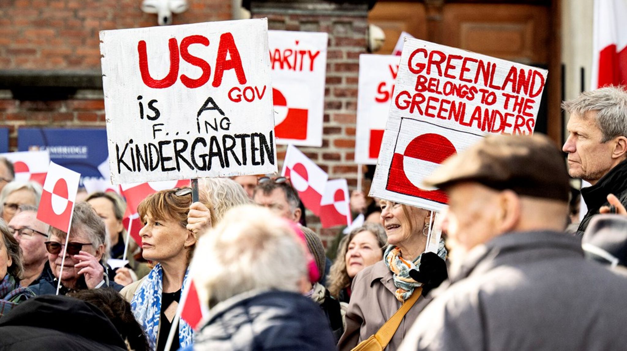Både i København og Nuuk har der været demonstrationer mod præsident Trumps ambition om at overtage Grønland.