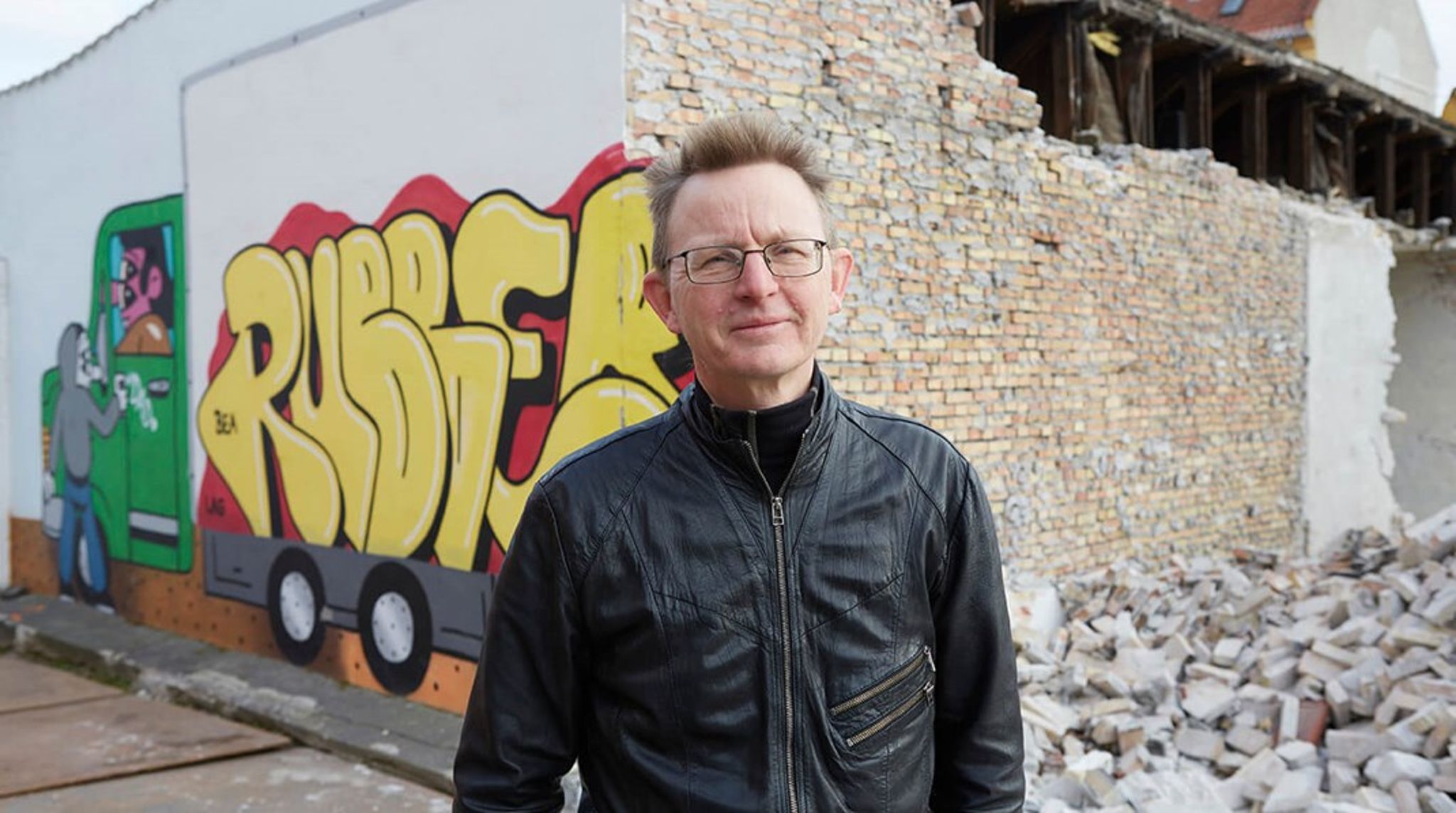 Hvad er det egentlig for en socialpolitik, vi er ved at udvikle, når varige ydelser og strukturelle løsninger erstattes af midlertidige tilskud, spørger Robert Olsen