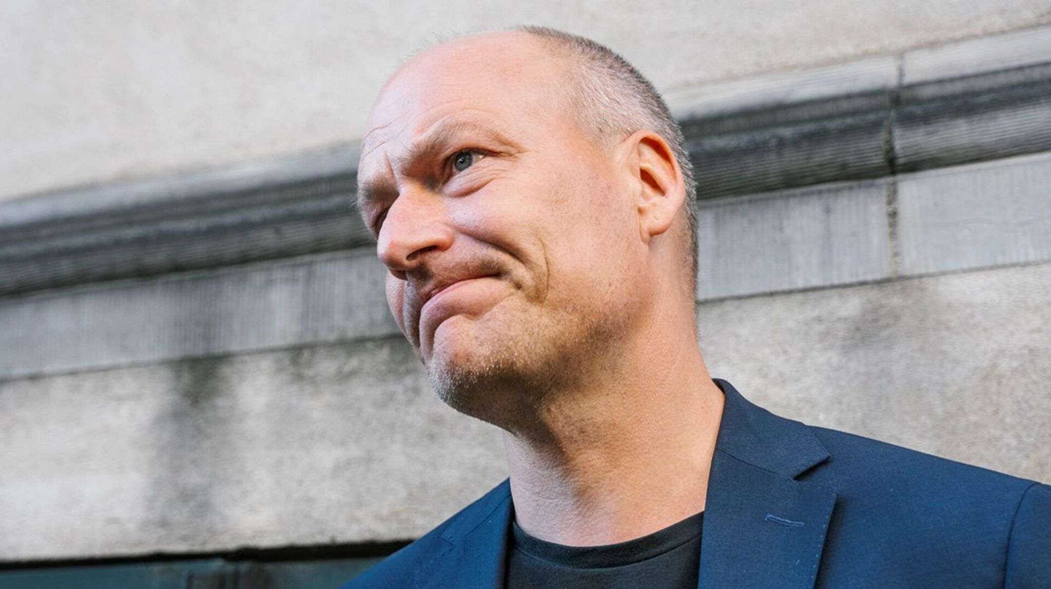 "Det mest afgørende for mig er, at vi som Folketing får markeret, at det, der skete dengang, var et sort kapitel i vores institutions historie," siger Enhedslistens Pelle Drasgted, efter at beslutningen om en mindeplade trækker ud.