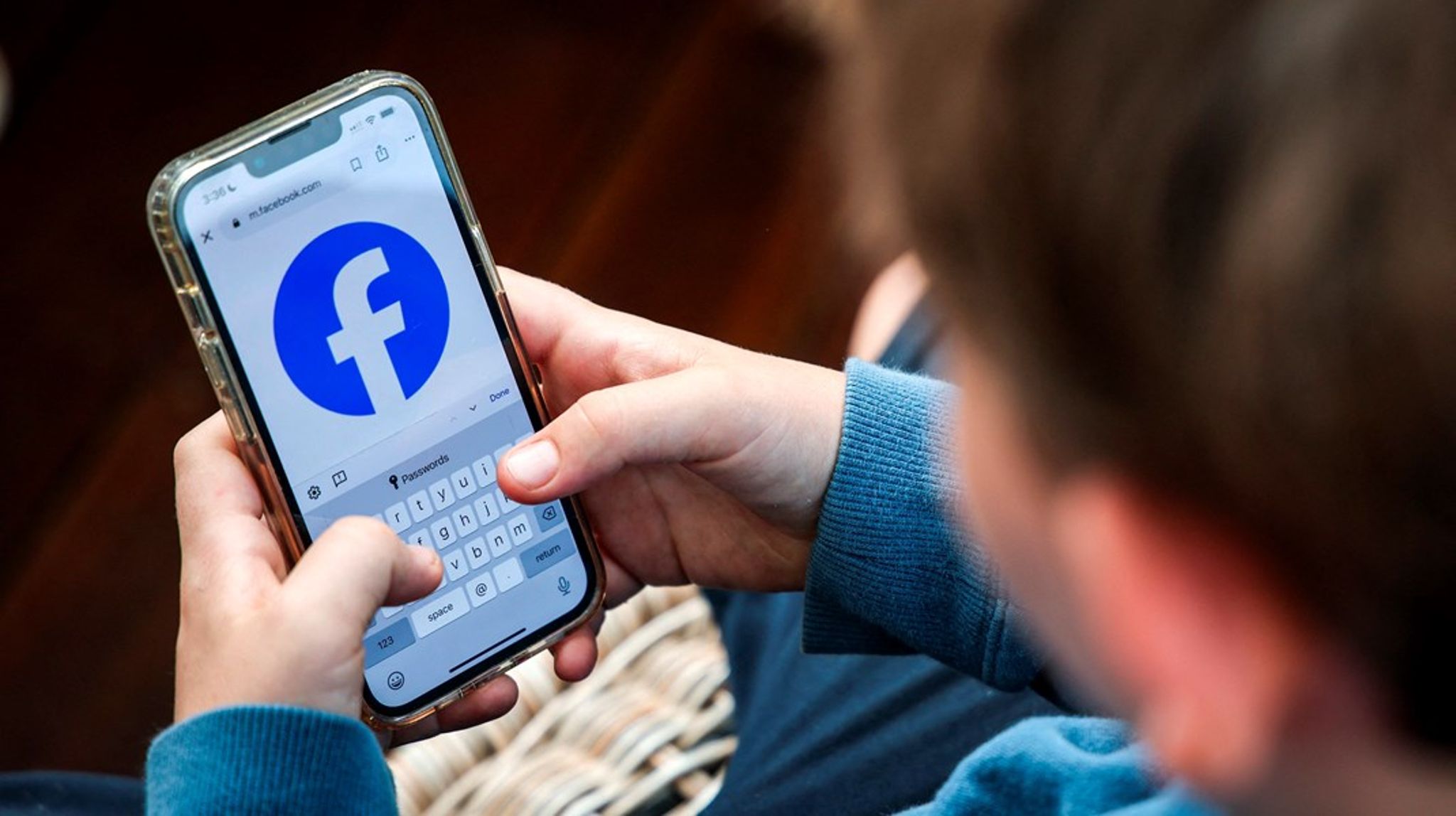 Tænk, hvis vi i 2004 havde forstået, hvad sociale medier som Facebook ville komme til at betyde for vores demokrati, vores børn og vores fællesskaber, skriver Maja Horst.
