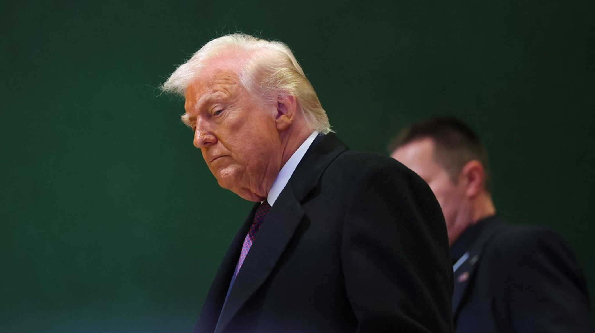 Den amerikanske præsident, Donald Trump, holdt onsdag en lang lettere rablende tale til World Economic Forum
 i schweiziske Davos, hvor Grønland blev kaldt “et stort stykke is” og 
tilsyneladende forvekslet med Island.<br>
