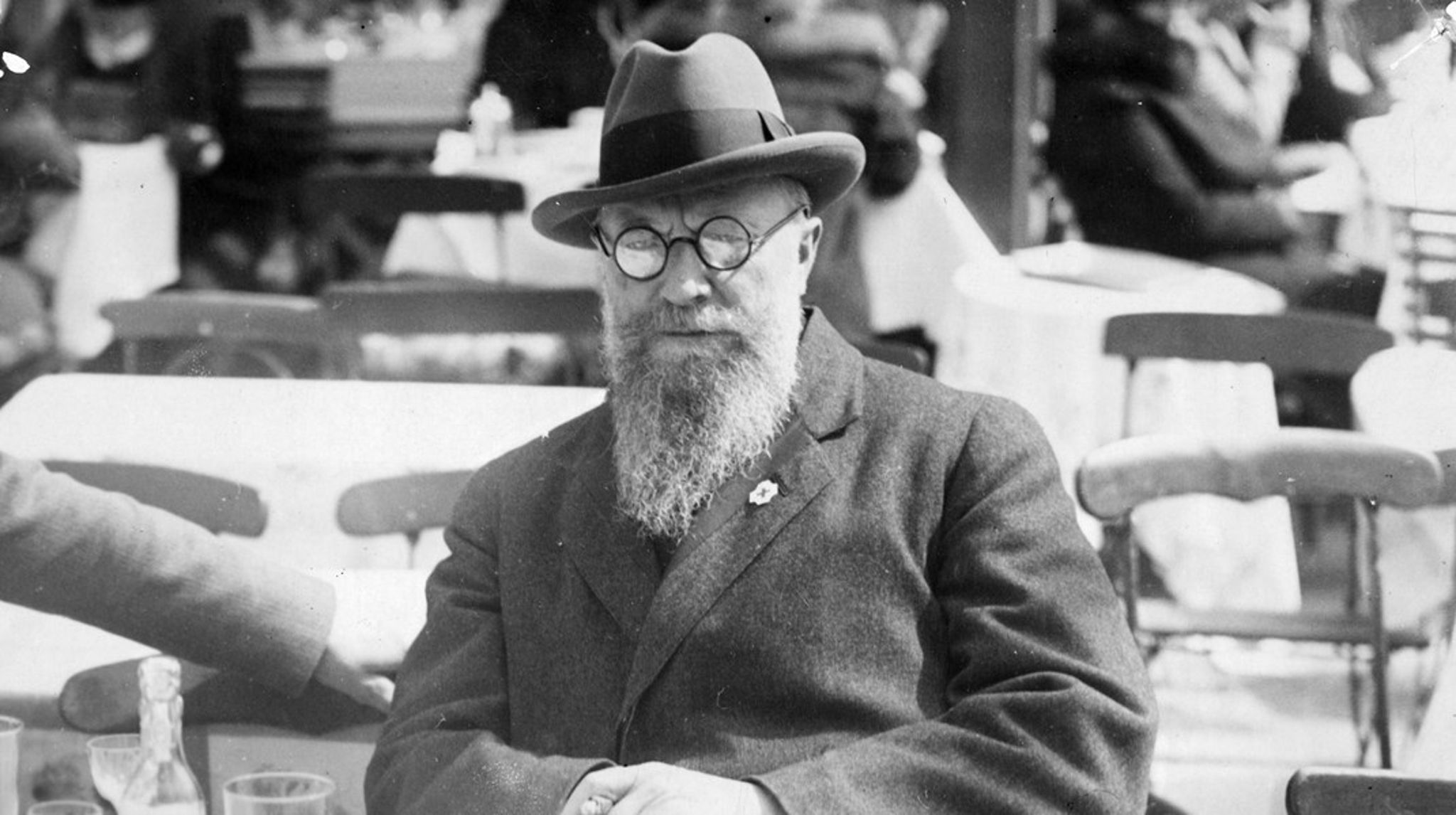 Thorvald Stauning er den længstsiddende&nbsp;statsminister i Danmark og sad i to perioder&nbsp;for Socialdemokratiet fra 1924 til 1926 og igen fra 1929 til 1942 – hvor norske pelsjægere&nbsp;satte et flag i Østgrønland.