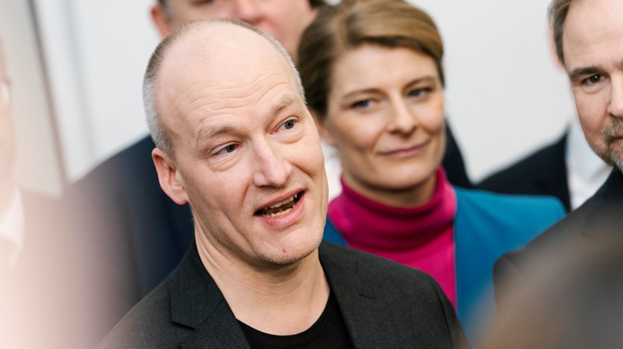 Enhedslistens politiske ordfører Pelle Dragsted kritiserer, at regeringen ikke har lavet beregninger af, om besparelser i Skatteministeriet ender med at koste skatteyderne penge.&nbsp;