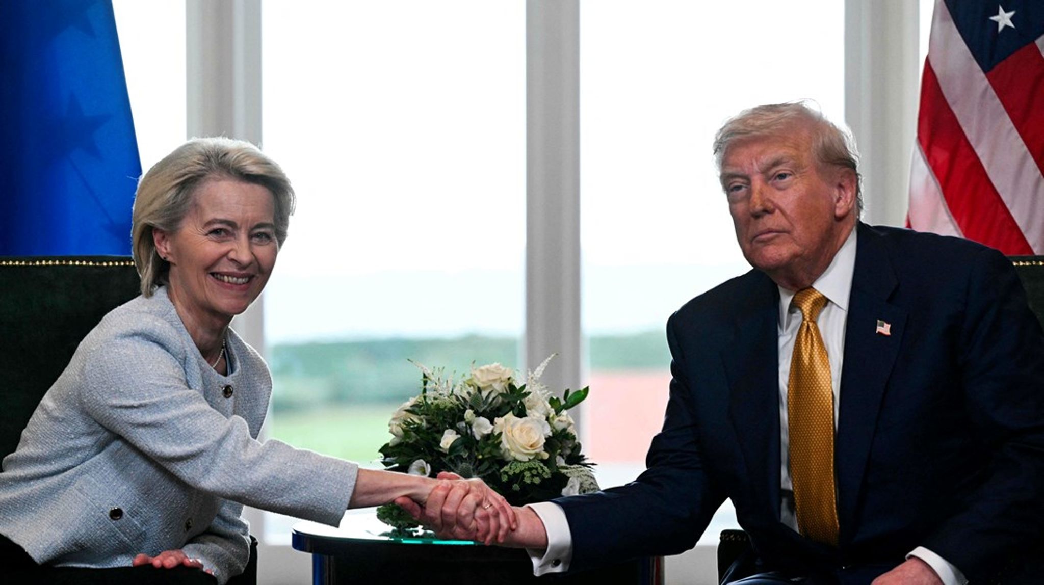 Sådan så det ud i juli da EU's kommissionsformand Ursula von der Leyen og Donald Trump indgik principaftalen mellem EU og USA på præsidentens skotske golfressort. Arkivfoto.&nbsp;&nbsp;