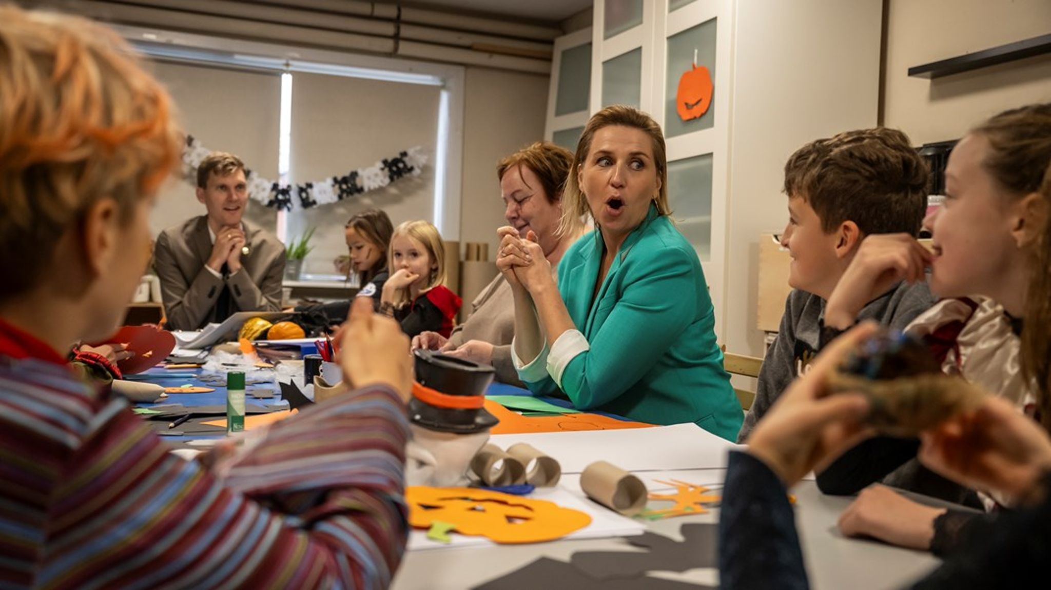 Statsminister Mette Frederiksen (S) besøger Gug Skole i Aalborg oktober 2024. 