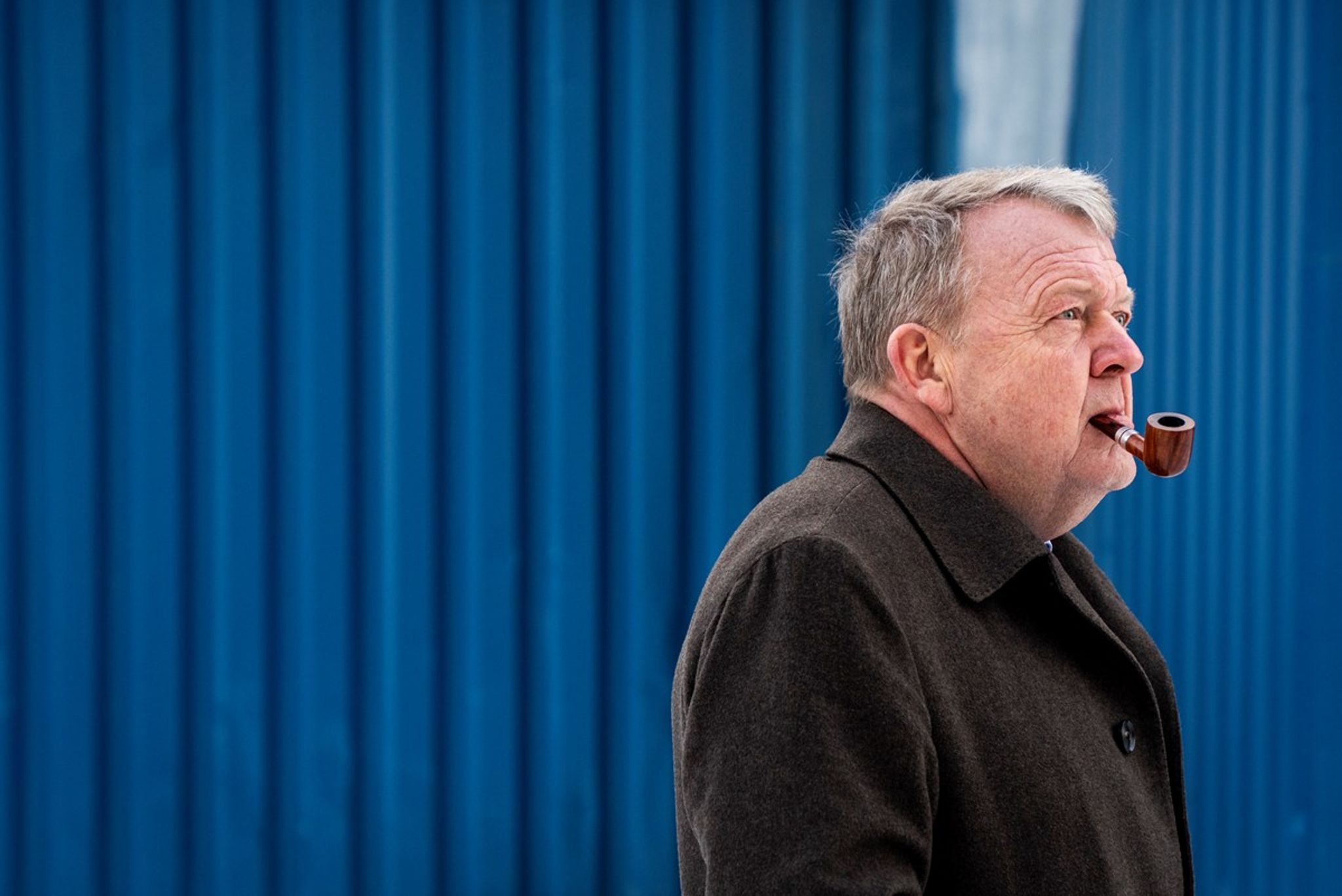 M-formand og Udenrigsminister Lars Løkke Rasmussen løb med det højeste hammerslag til Danmarks Indsamlings politiker-auktion i år: 155.000 kroner for hjemmelavet wagyu-biksemad med den højprofilerede politiker. Men hvem har betalt et så eklatant beløb for en frokost for seks personer og et politikermøde&nbsp;-&nbsp;i stedet for 'bare' at donere anonymt til velgørenhed? Svaret på det spørgsmål&nbsp;mener Transparency Internationals formand Jesper Olsen er af offentlig interesse.