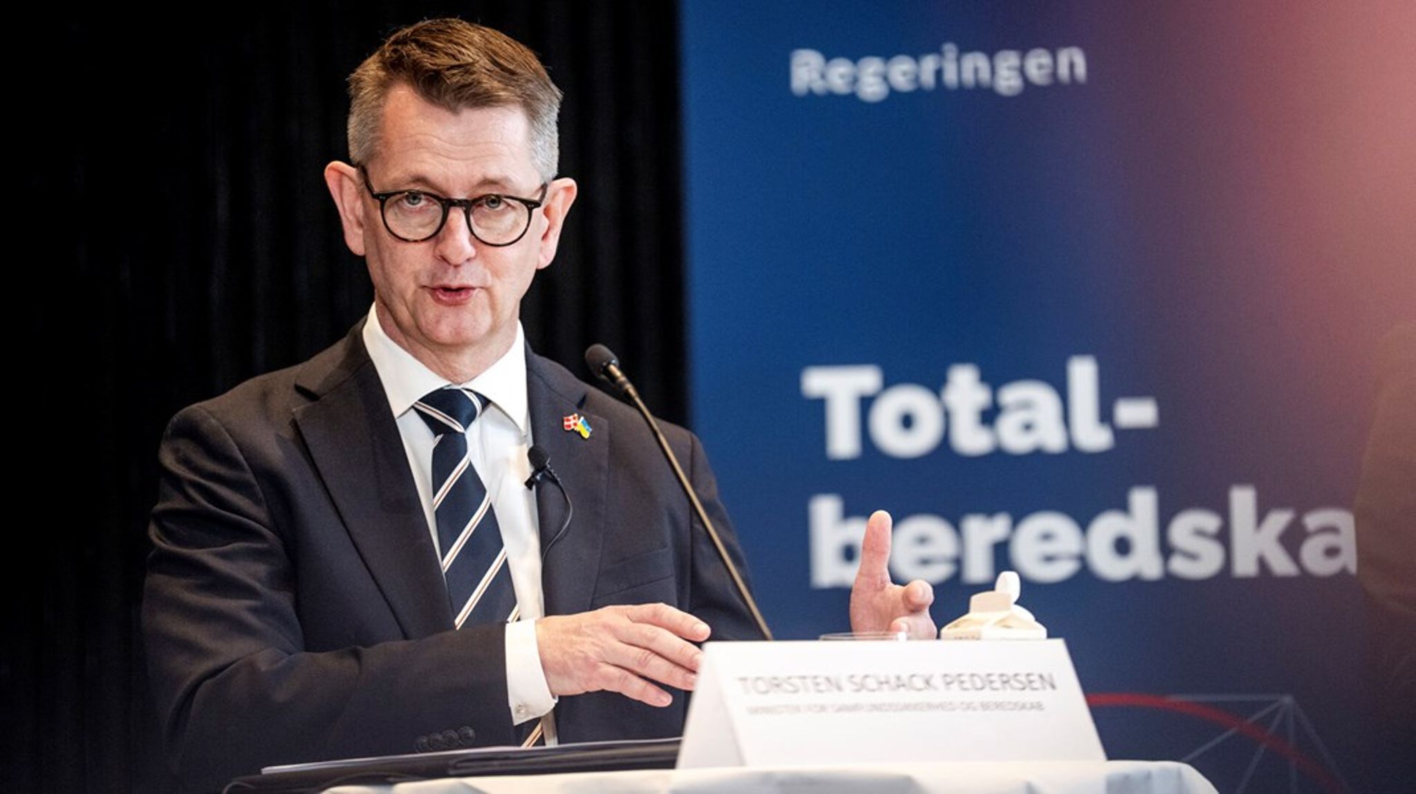Minister for samfundssikkerhed og beredskab, Torsten Schack Pedersen (V), præsenterede i fredags konceptet om et nyt dansk 'totalberedskab'., og lagde op til at følge op på ekspertanbefalinger om kommunernes redningsberedskaber. Herunder om færre og større beredskaber.