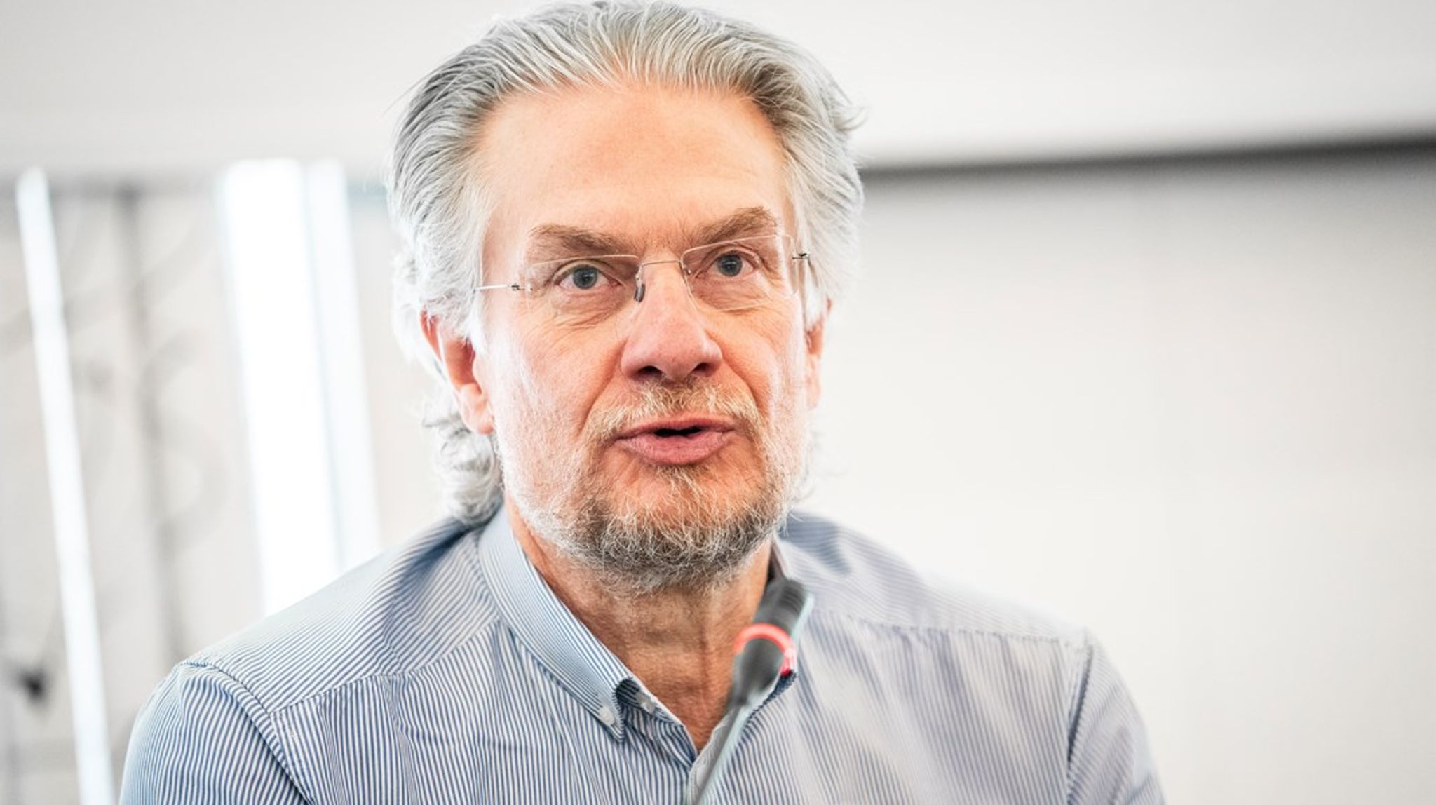 Socialdemokratiet skylder vælgerne et klart svar på, om partiet støtter kædeansvar eller ej, skriver Henrik Dahl (LA).