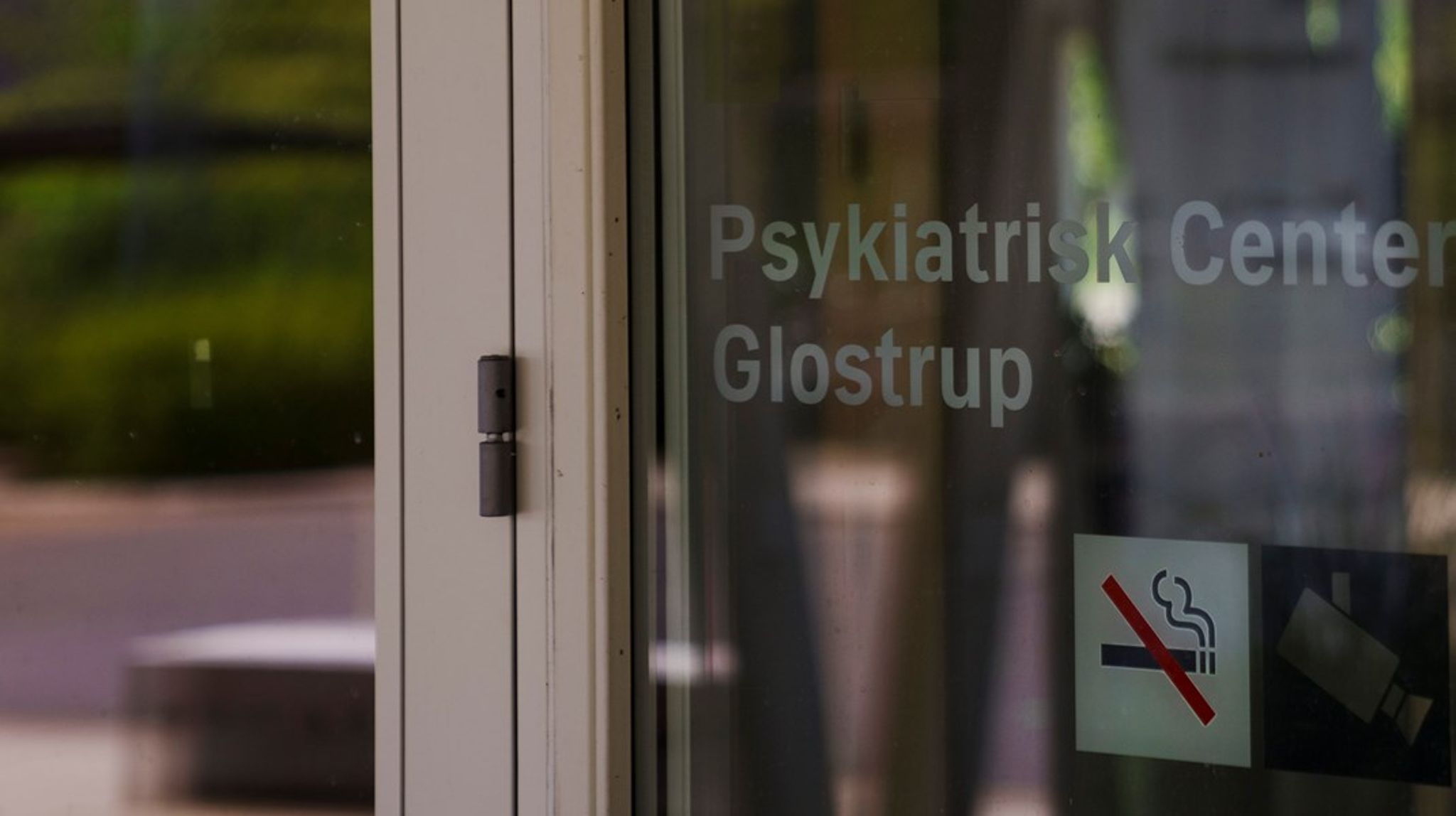 Forebyggende sikkerhedstiltag er ikke et alternativ til bedre behandling. De er en forudsætning for, at behandlingen kan foregå, mens vi arbejder på de langsigtede løsninger, skriver talspersoner fra Foreningen af Yngre Psykiatere, Dansk Psykiatrisk Selskab og Børne- og Ungdomspsykiatrisk Selskab