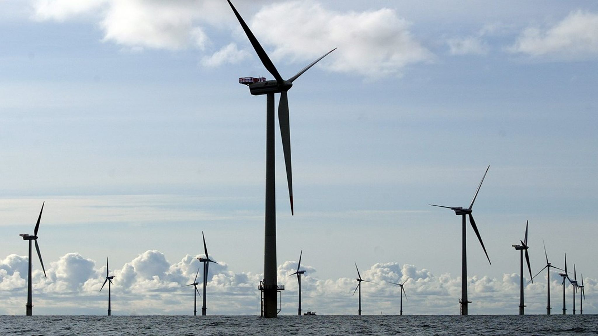 (Arkivfoto) Aftalen om finansieringen af Energiø Bornholm er indgået mellem SVM-regeringen, Danmarksdemokraterne, SF, Konservative, Enhedslisten, Radikale og Alternativet og løber op i 42,6 milliarder med et støtteloft på 61 milliarder.&nbsp;
