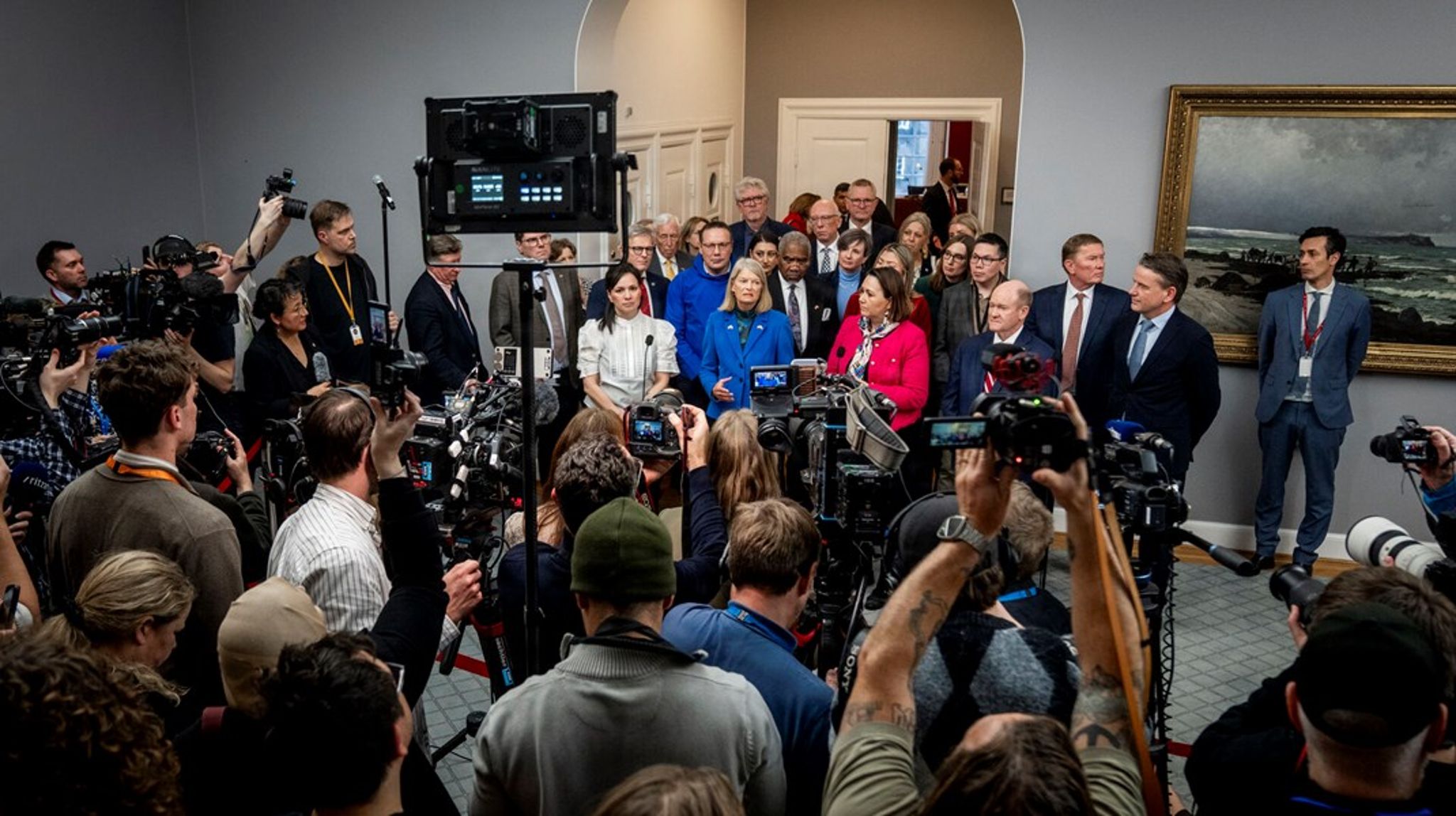 I januar tog Aaja Chemnitz og Lisa Murkowski&nbsp;initiativ til, at senatorer fra USA, folketingspolitikere fra Danmark og Inatsisartutmedlemmer fra Grønland mødtes i Folketinget.