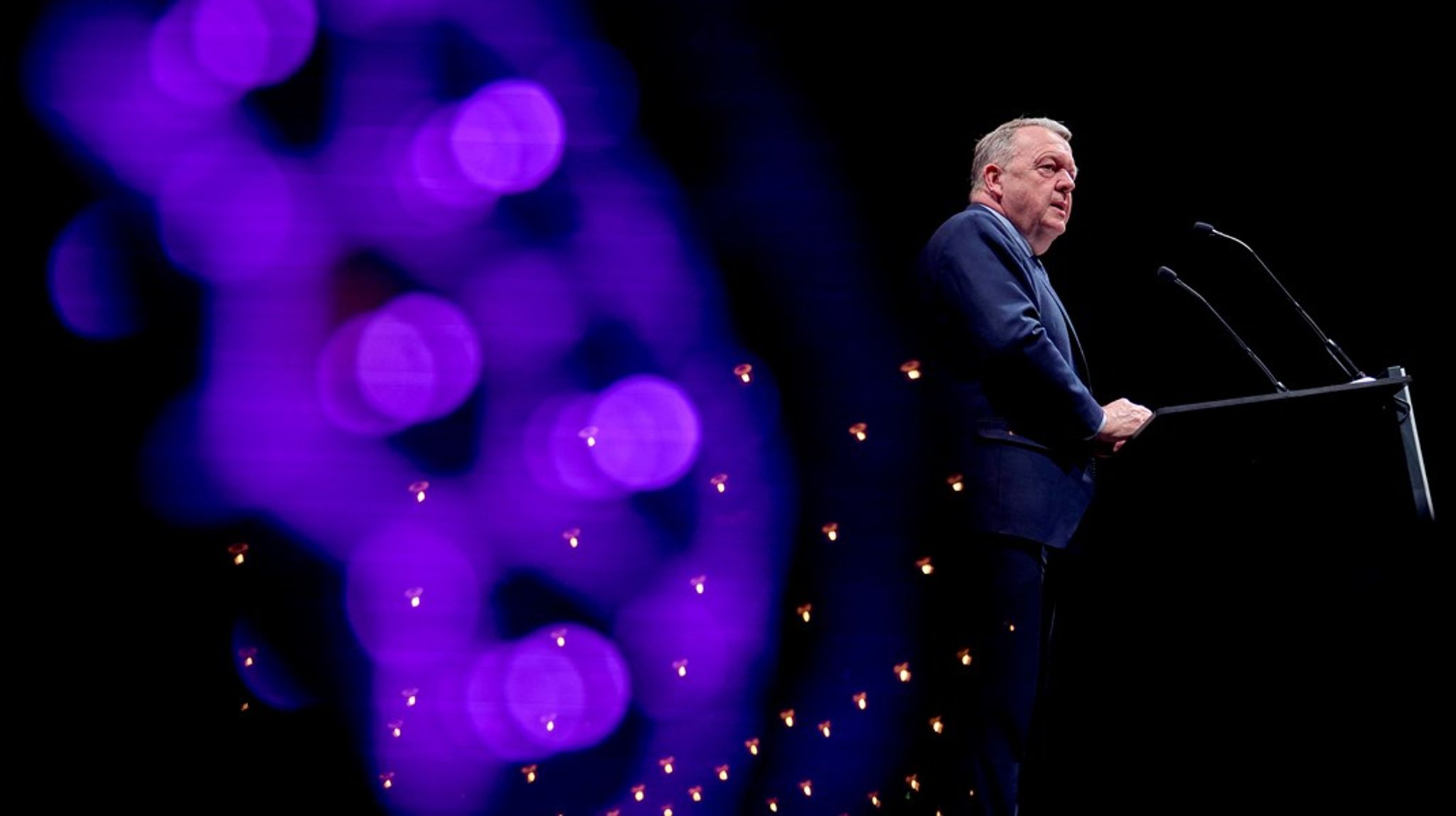 De fleste målinger giver Moderaterne de afgørende mandaters, som gør Løkke til den uundgåelige mand på midten. Det kunne mærkes til partiets årsmøde.&nbsp;