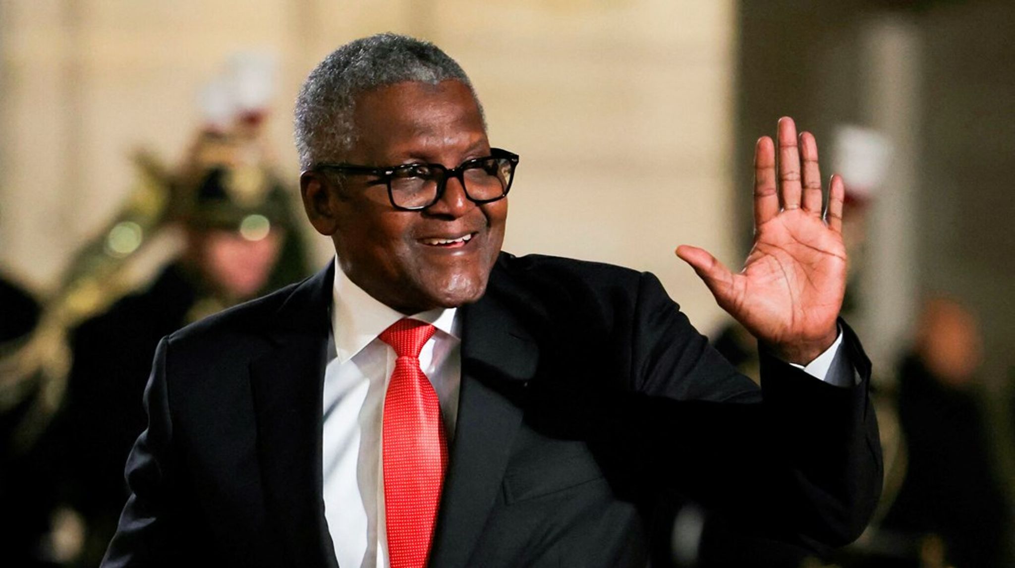 Afrikas rigeste mand, Aliko Dangote har en formue på 28,5 milliarder dollars. Det er på niveau med Bill Gates og Jeff Bezos.&nbsp;
