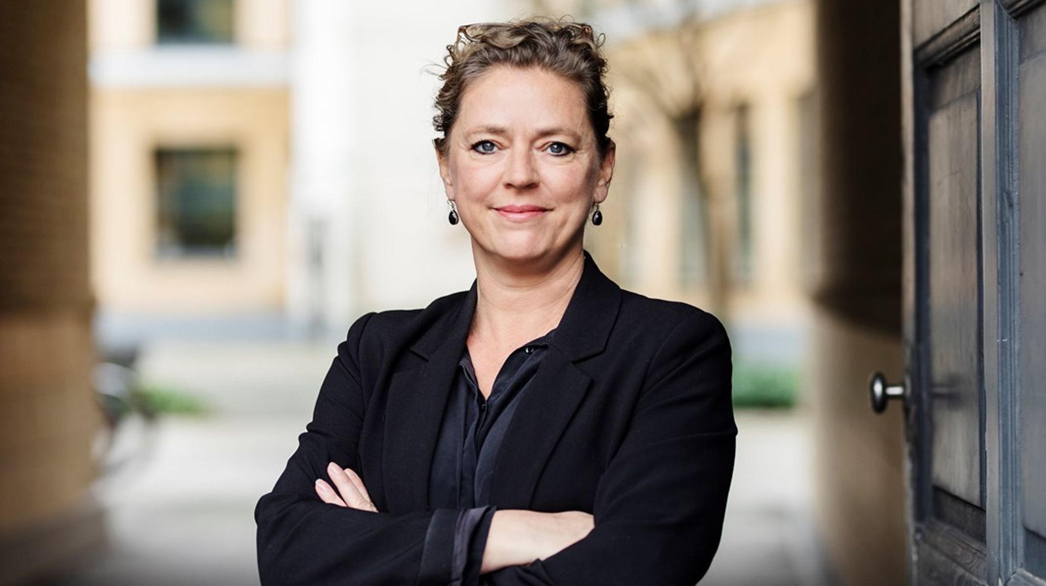 Vi må insistere på, at vi finder løsninger, før skaden sker. Derfor kan tilbagetrækningsalderen ikke stå alene i pensionsdebatten, skriver Janne Gleerup. 