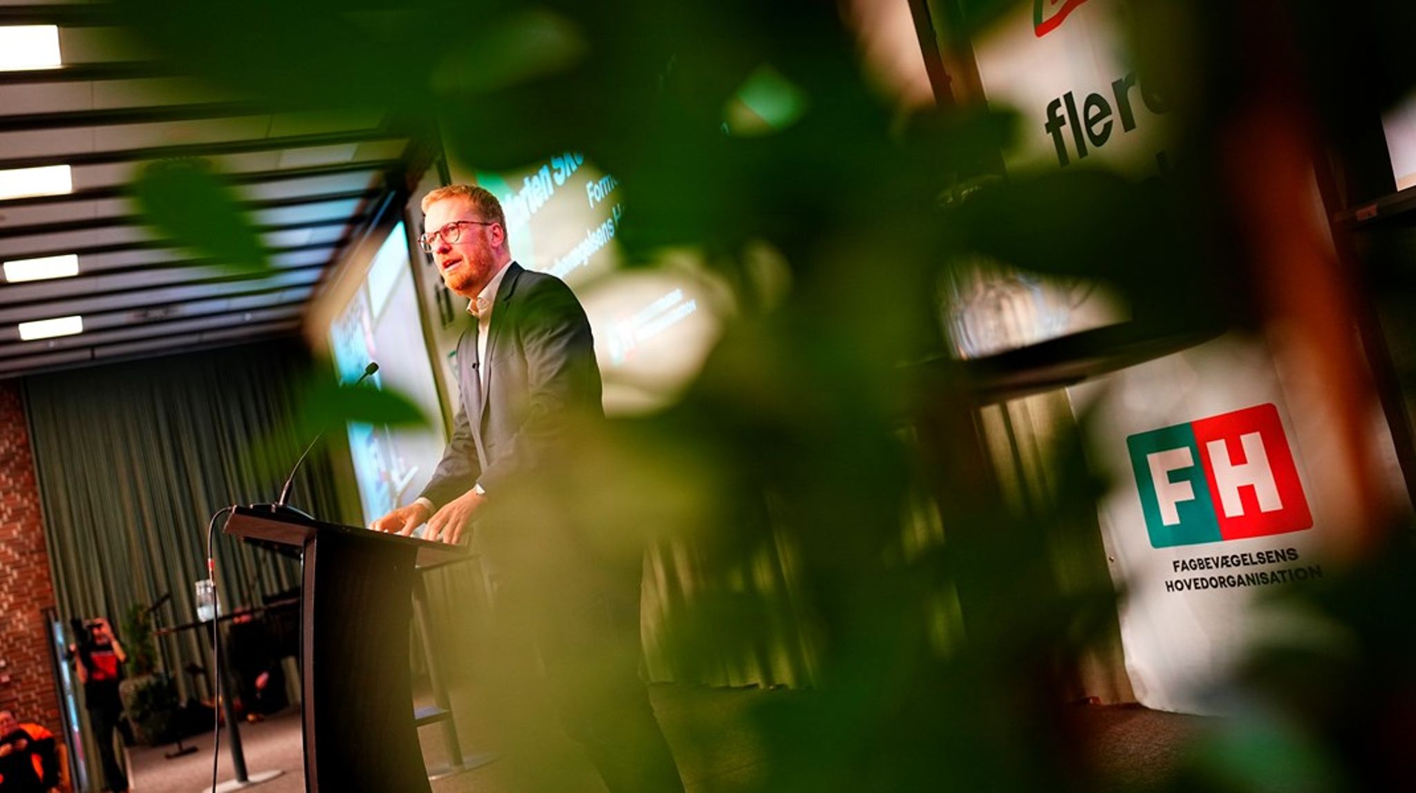 FH havde onsdag samlet 800 tillidsrepræsentanter til stormøde i på Hotel Nyborg Strand. Undervejs kom statsminister Mette Frederiksen på besøg, mens M-formand Lars Løkke Rasmussen var med på et videolink.