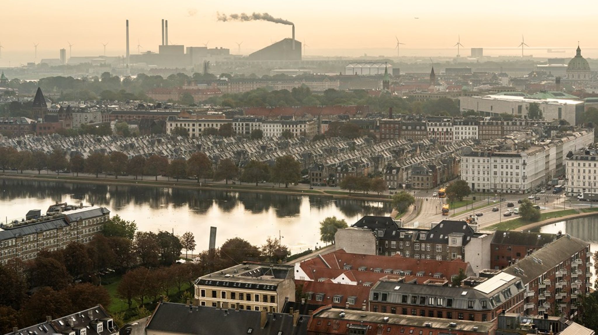 Der er brug for, at de markante forskelle mellem huslejeniveauerne i nyt og gammelt byggeri bliver udjævnet, skriver&nbsp;Mette Lis Andersen, Jes Møller, Søren Christensen og Anker Brink Lund.