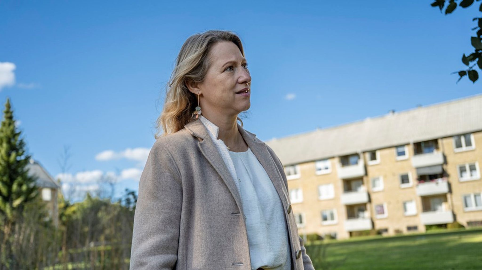 Social- og boligminister Sophie Hæstorp Andersen (S) åbner for at se på erfaringer fra blandt andet Spanien med lokalt huslejeloft i store byer for at tøjle voldsomme huslejestigninger i privat udlejningsbyggeri.